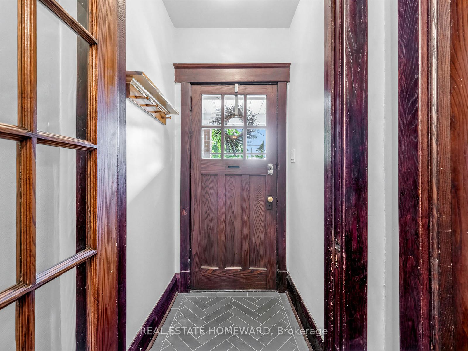 309 Chisholm Avenue, Toronto E03 — photo 4 of 5