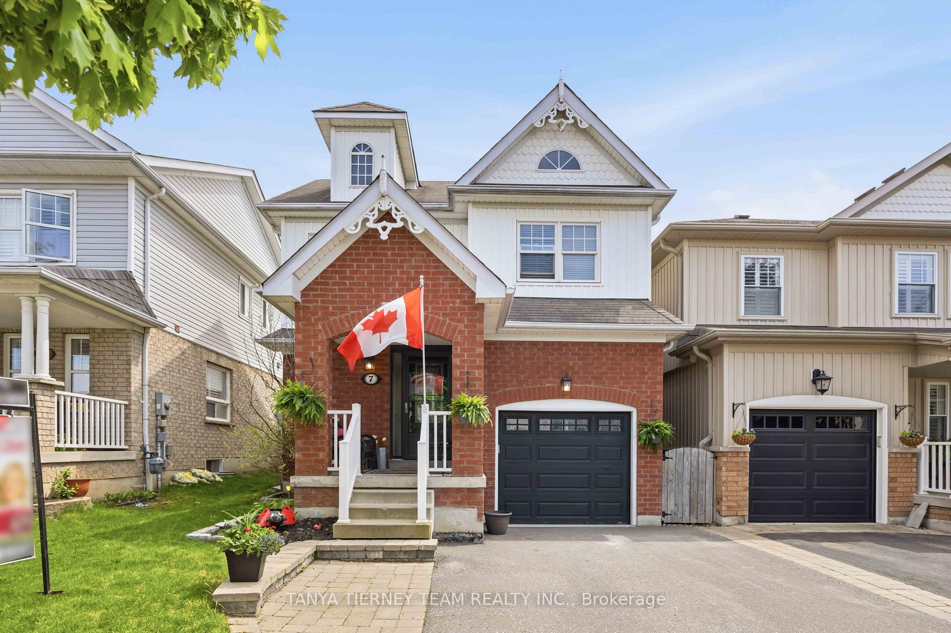 7 Brownridge Place, Whitby, ON L1P 1W4