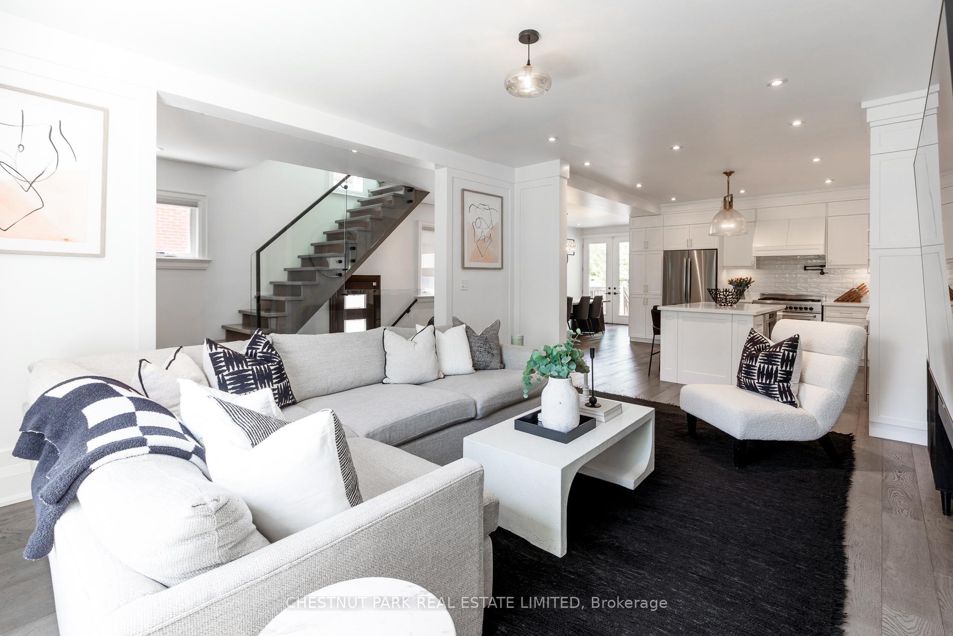 15 Edgewood Avenue, Toronto E02, ON M4L 3G8