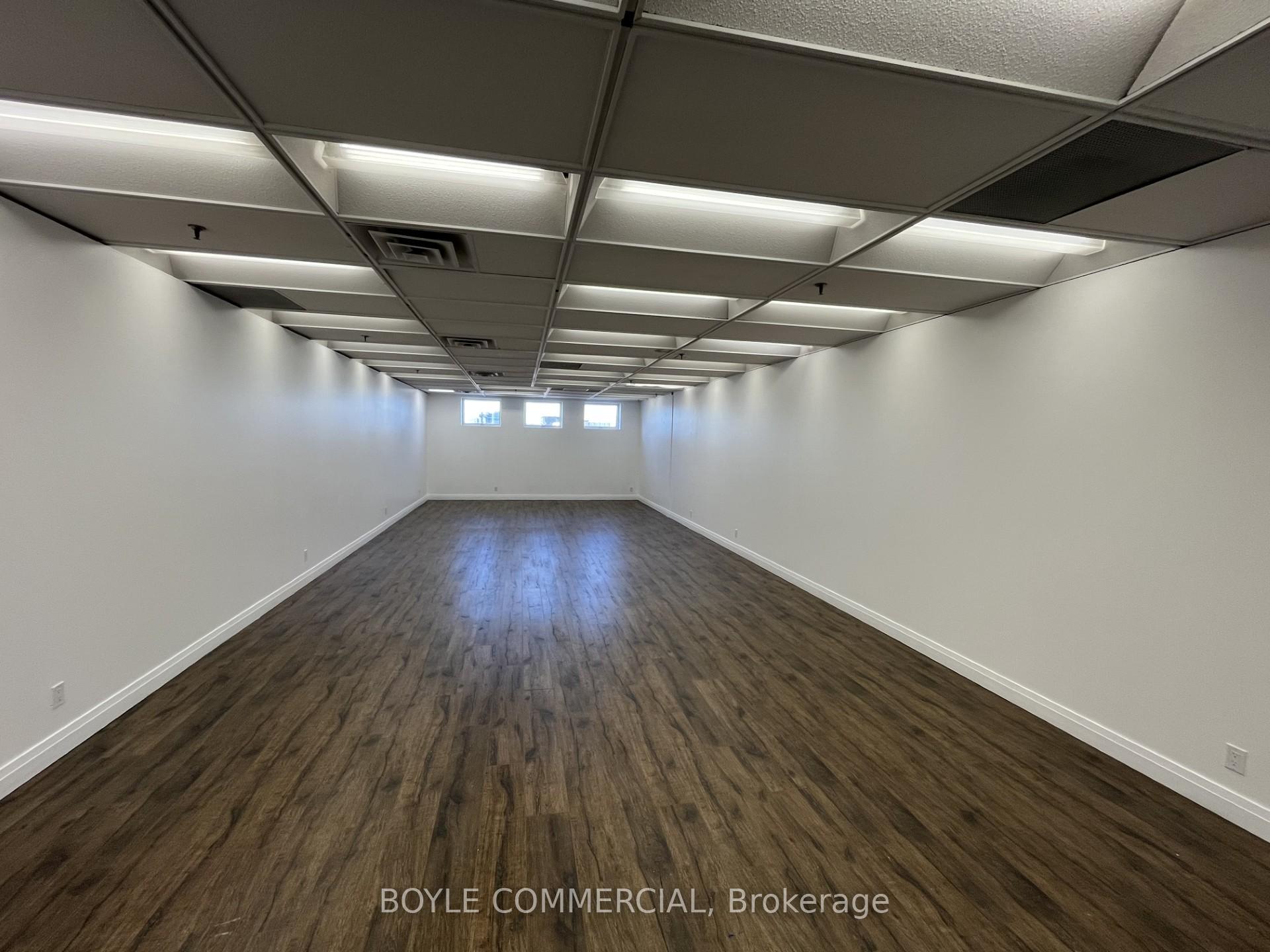 19 Waterman Avenue 204, Toronto E03 — photo 4 of 5