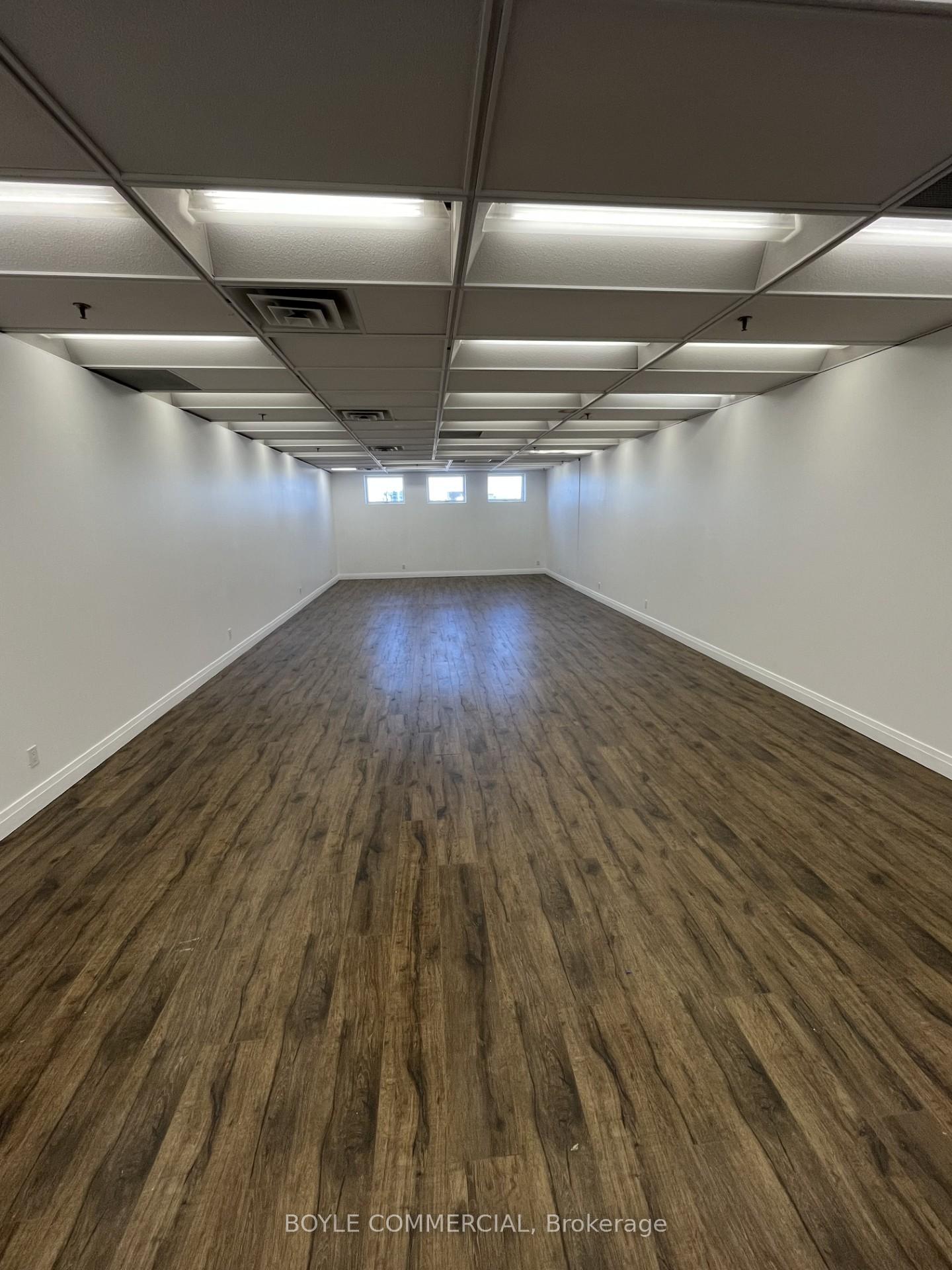 19 Waterman Avenue 204, Toronto E03 — photo 5 of 5