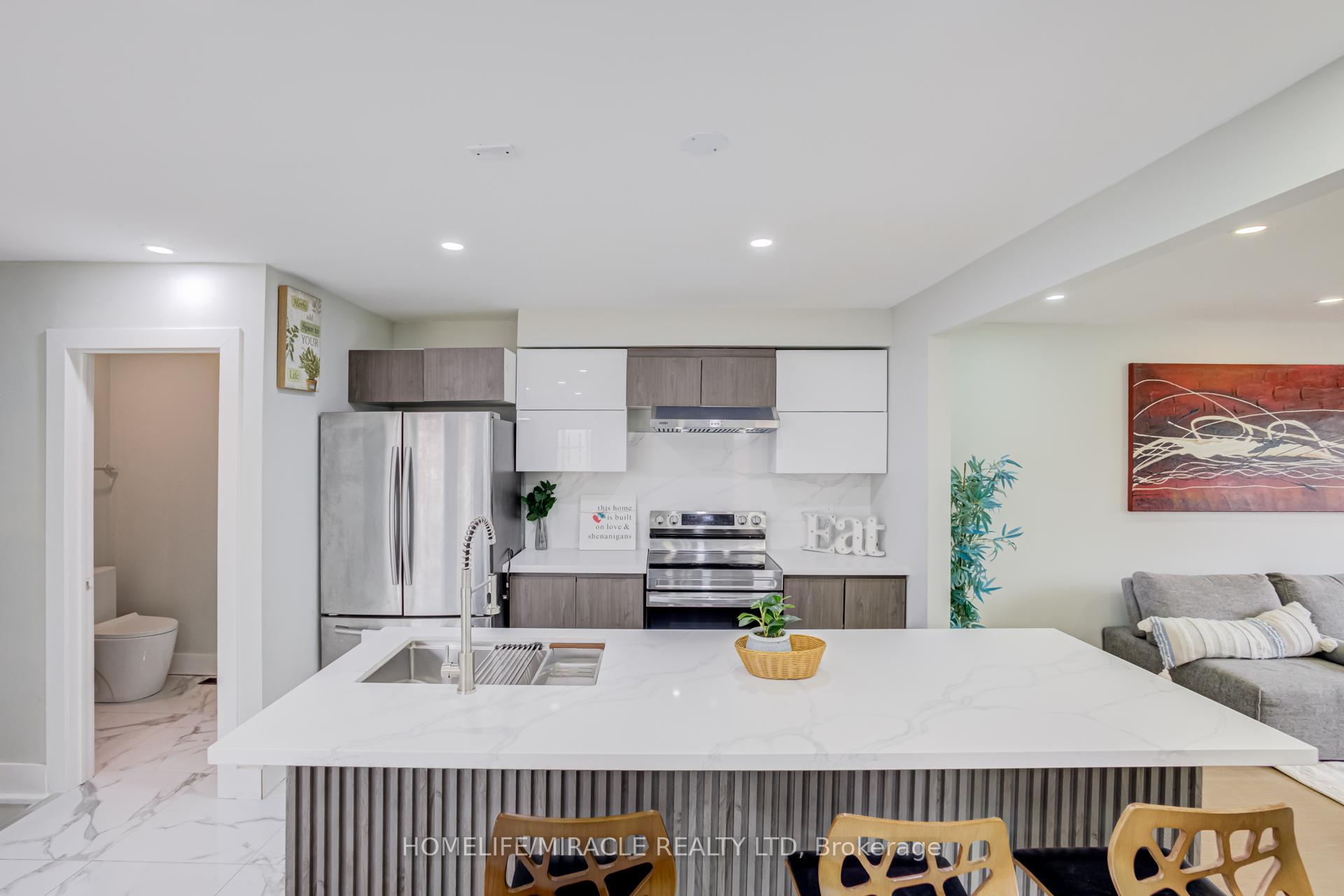 122 Ormond Drive, Oshawa, ON L1G 6T4