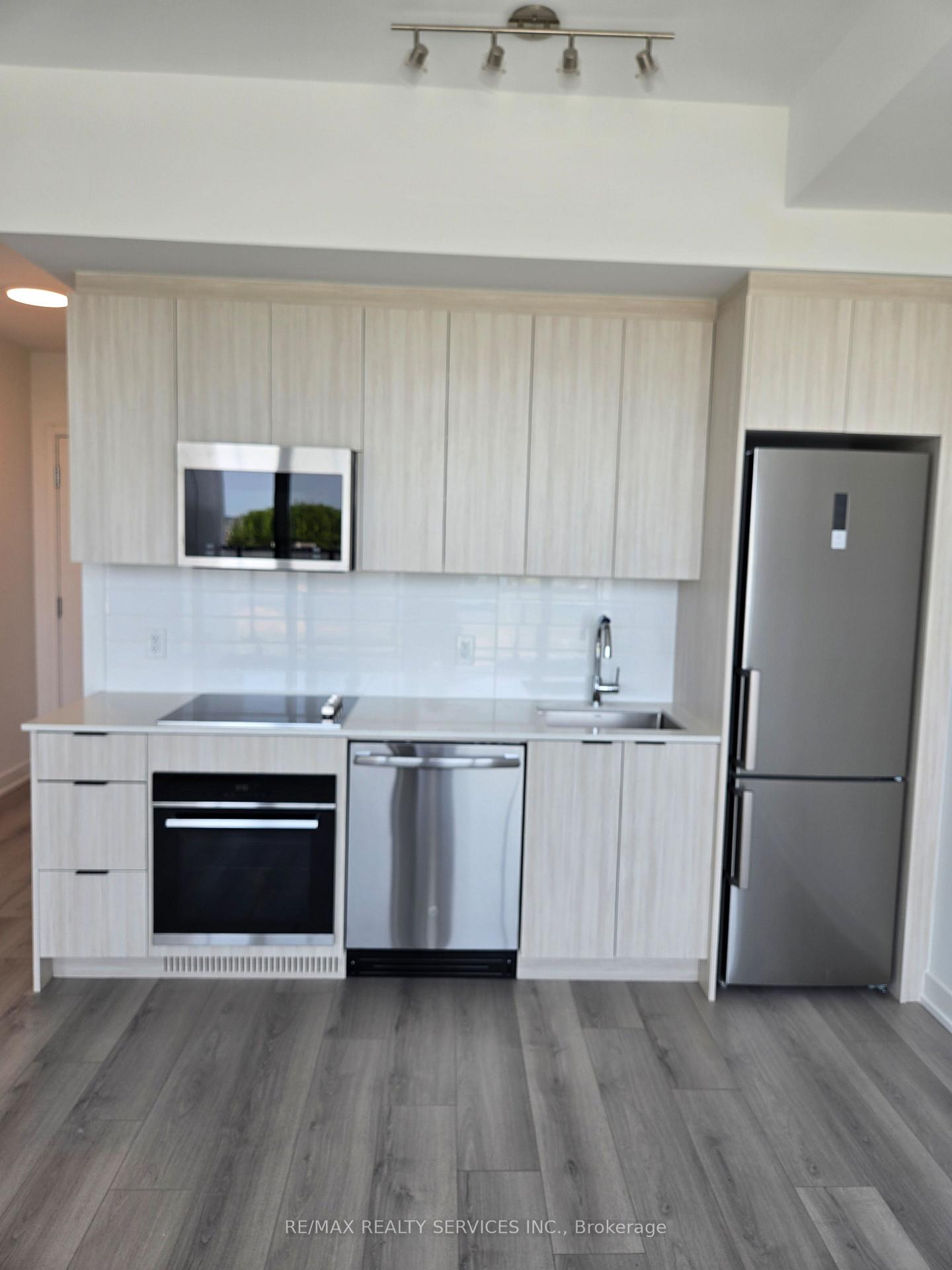 20 Deans Drive 217, Toronto E04, ON M1L 0J7