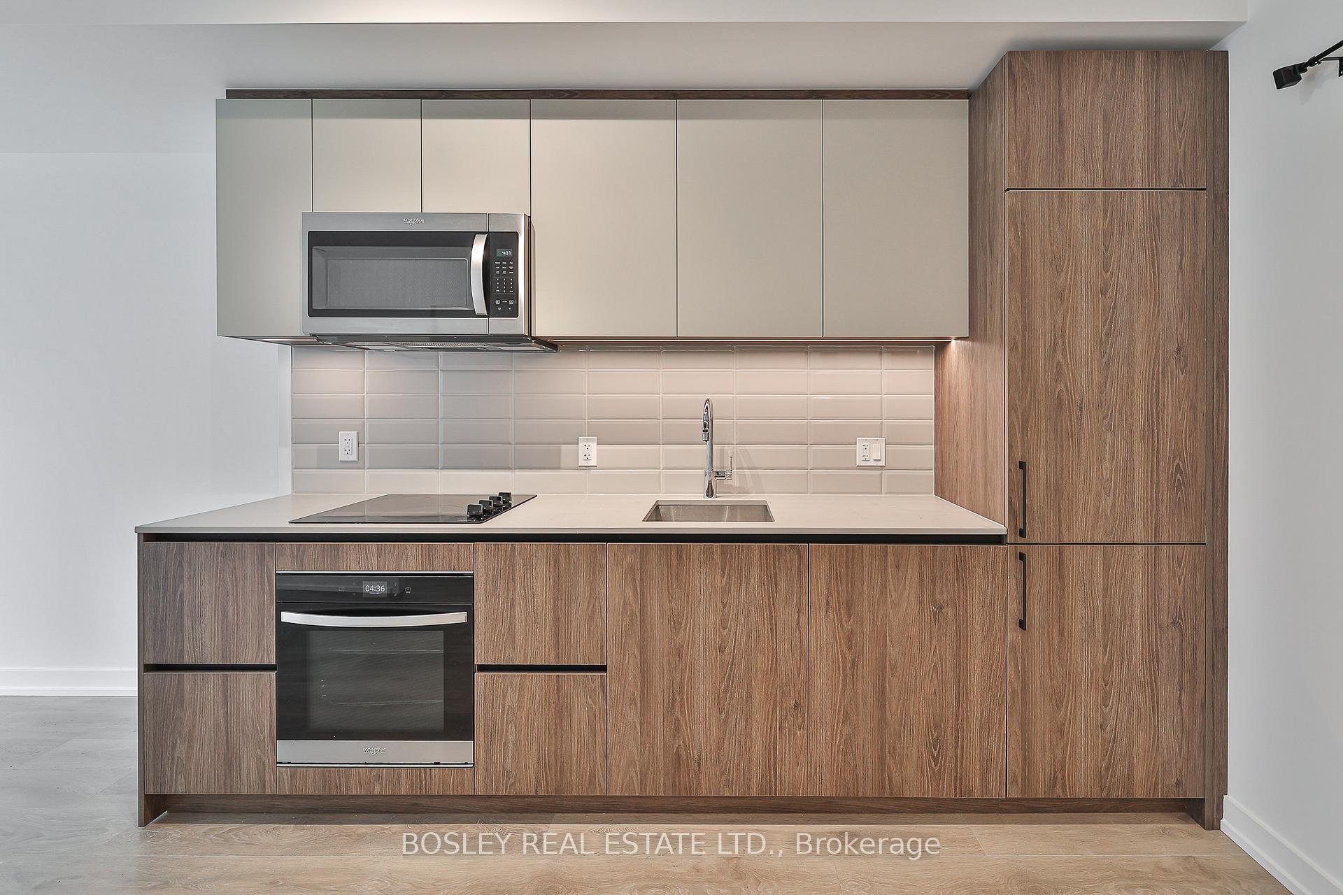 150 Logan Avenue 212, Toronto E01 — photo 2 of 5