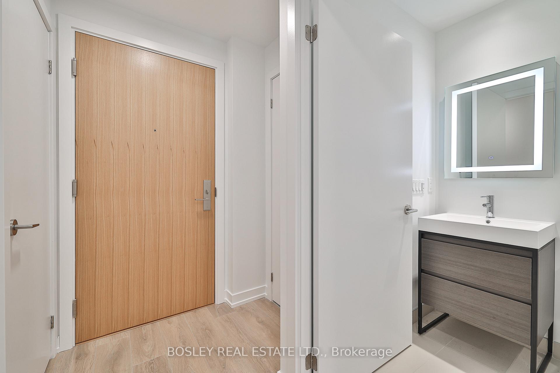 150 Logan Avenue 212, Toronto E01 — photo 4 of 5