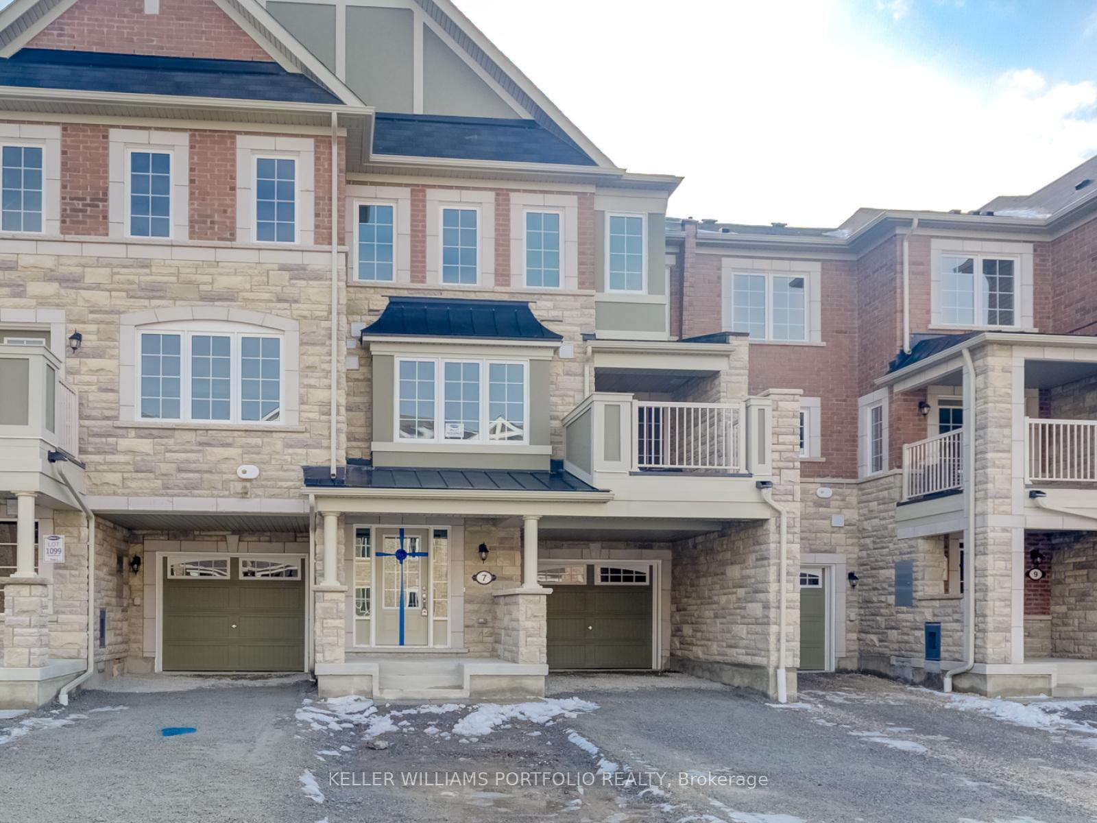 7 Bluegill Crescent, Whitby, ON L1P 0E4