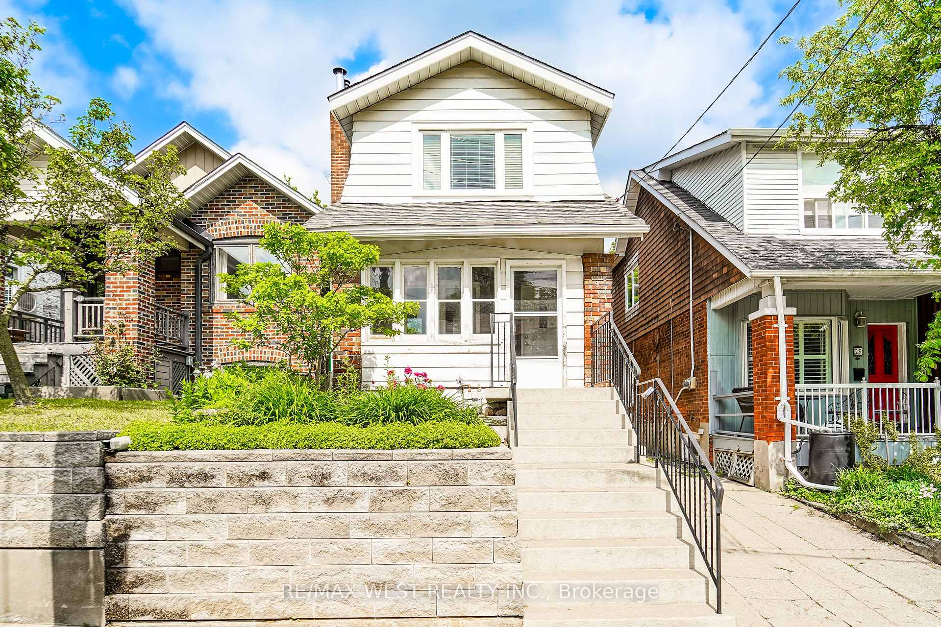 31 Woodmount Avenue, Toronto E03, ON M4C 3X6 — Toronto E03, Ontario