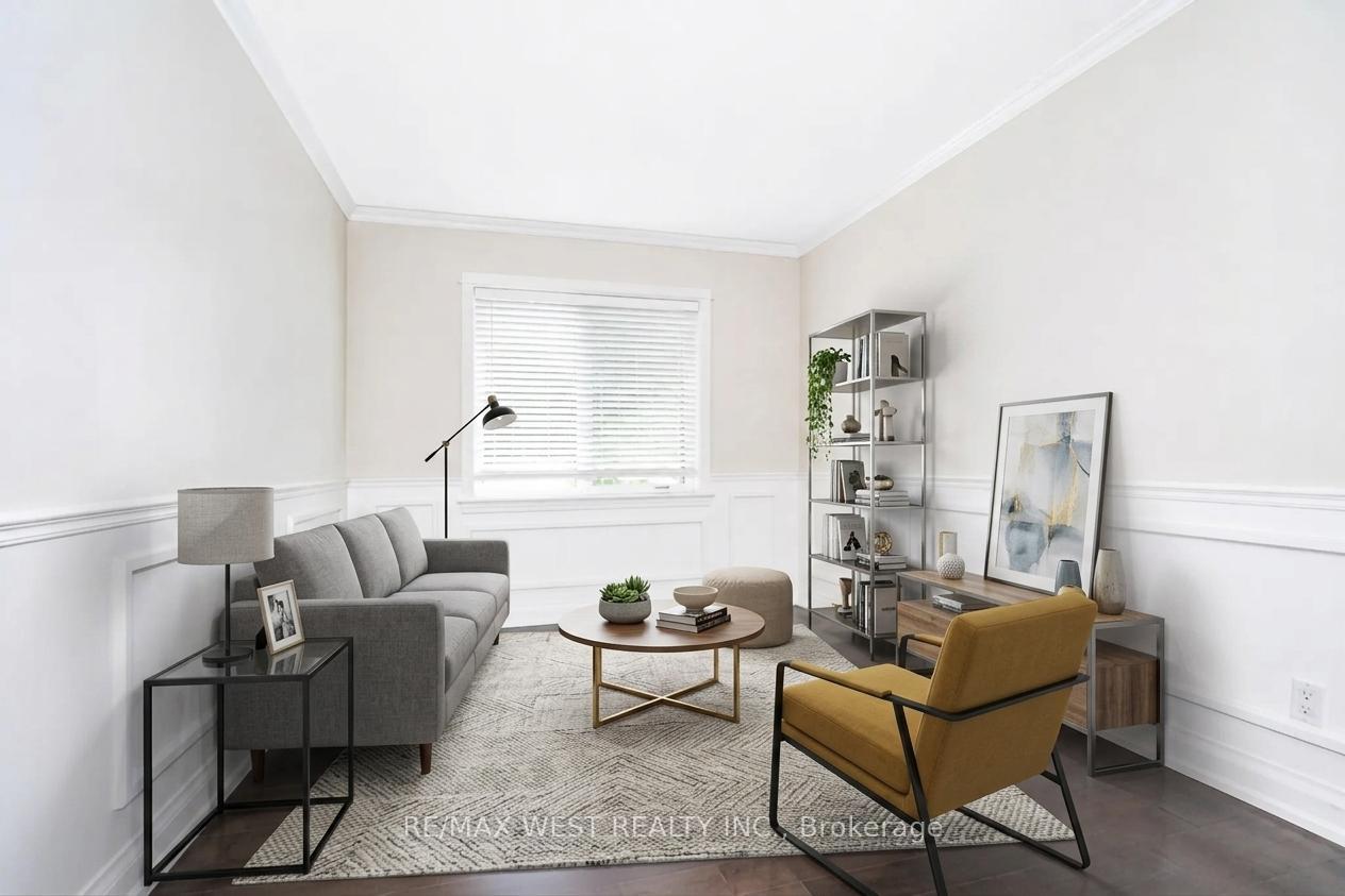 31 Woodmount Avenue, Toronto E03 — photo 4 of 5