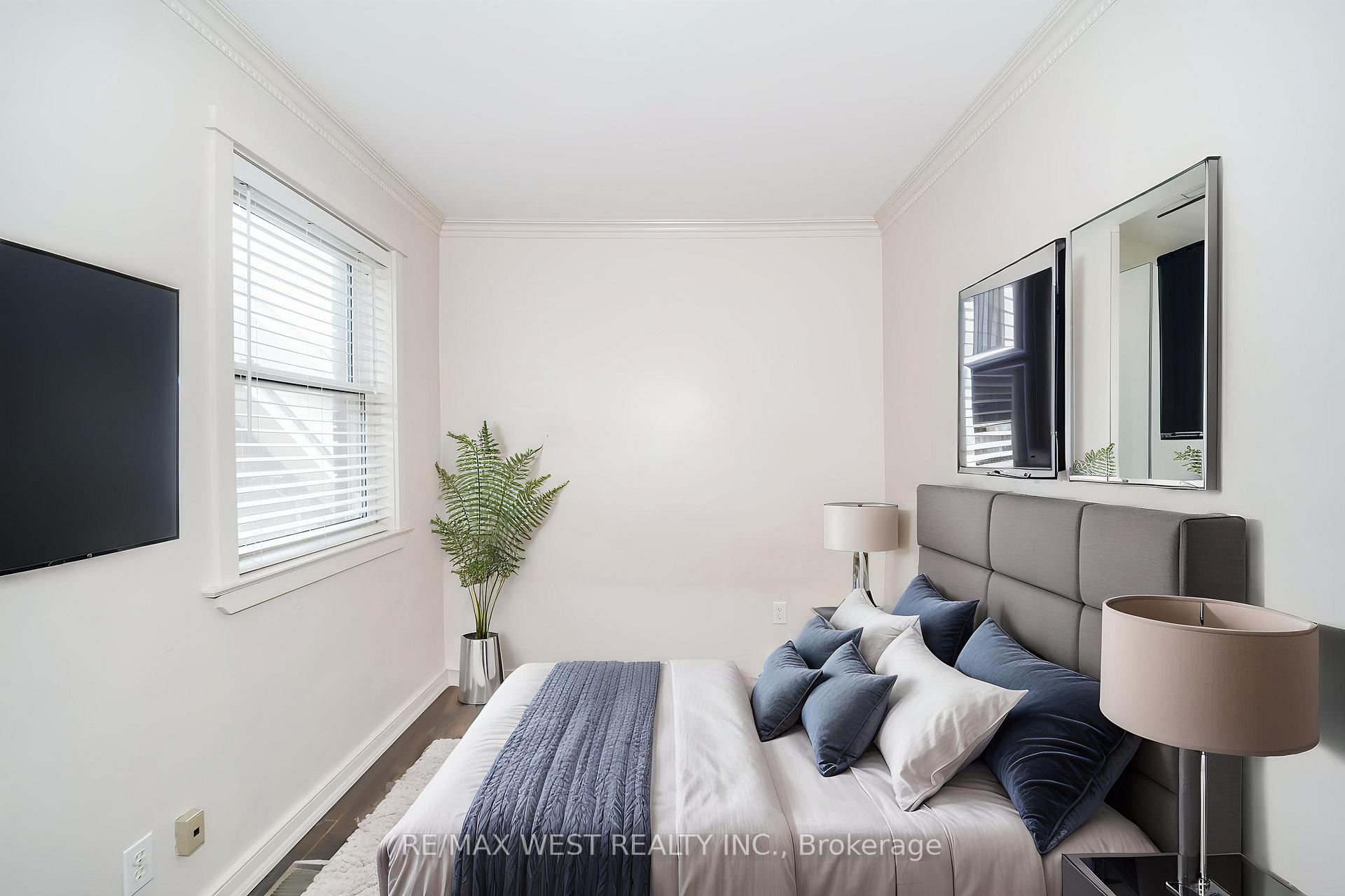 31 Woodmount Avenue, Toronto E03 — photo 5 of 5