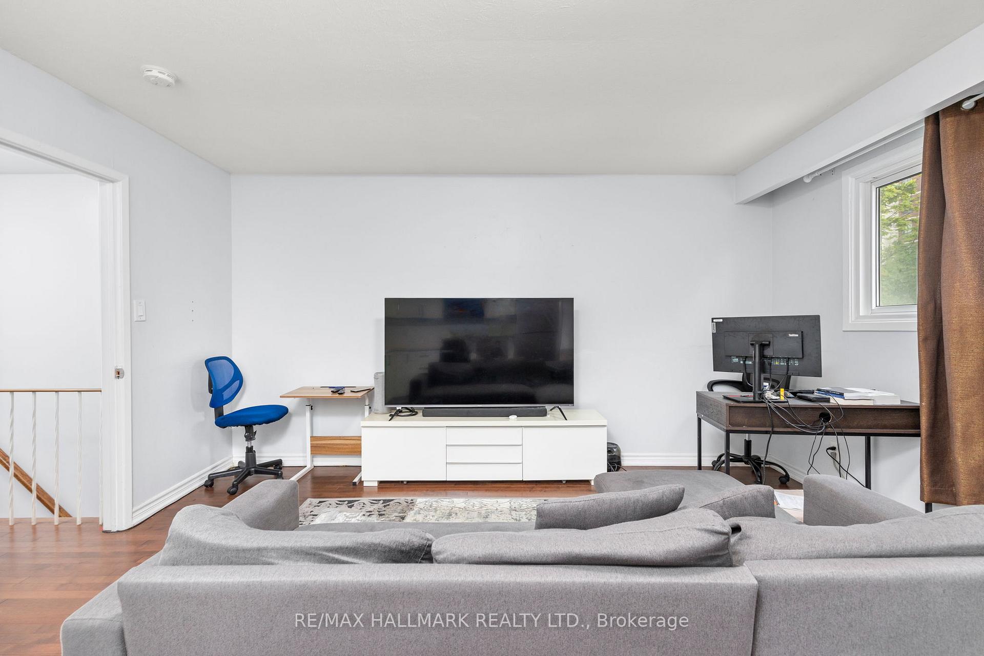 82 Halsey Avenue 3, Toronto E03 — photo 3 of 5