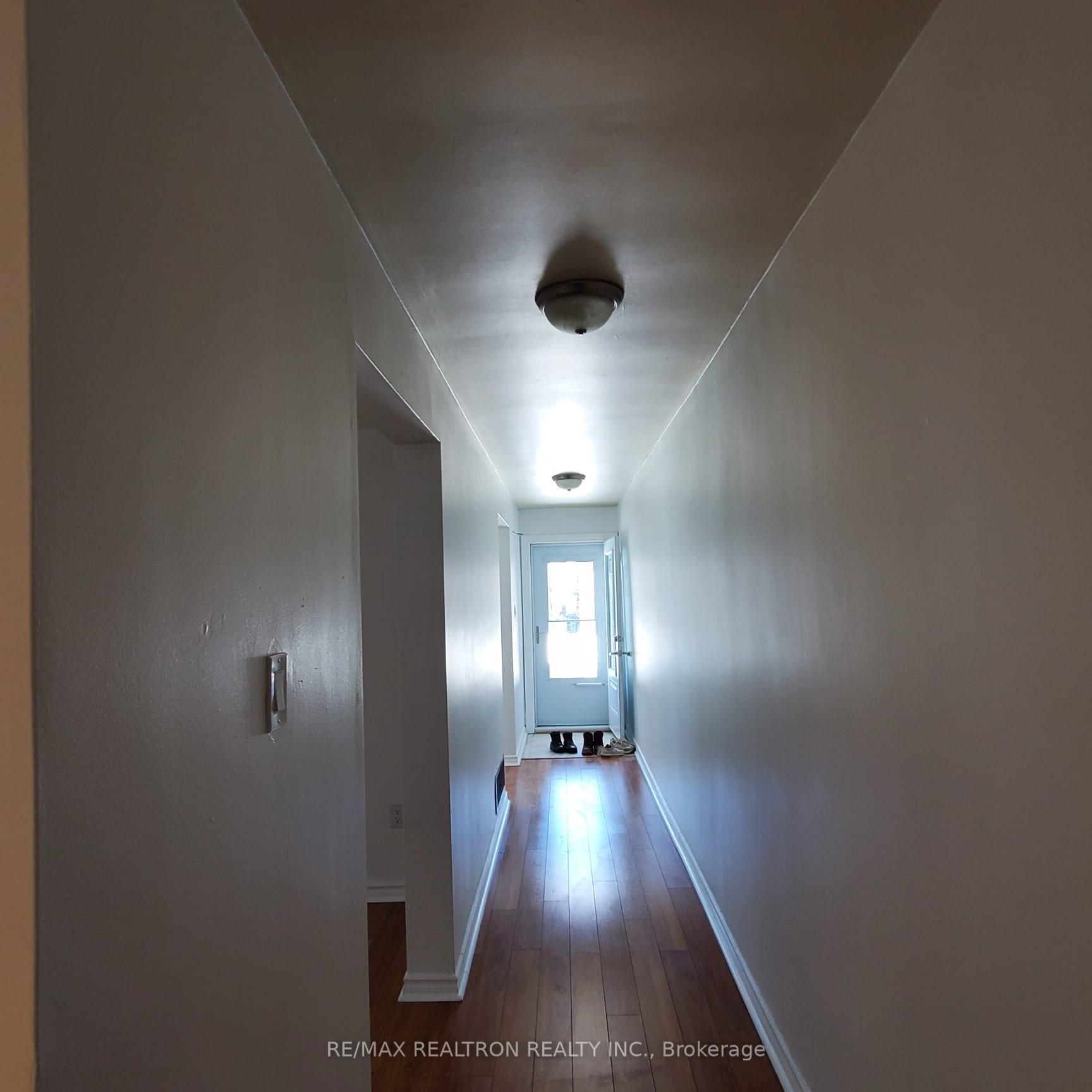 45 Sandown Avenue, Toronto E06, ON M1N 3W1