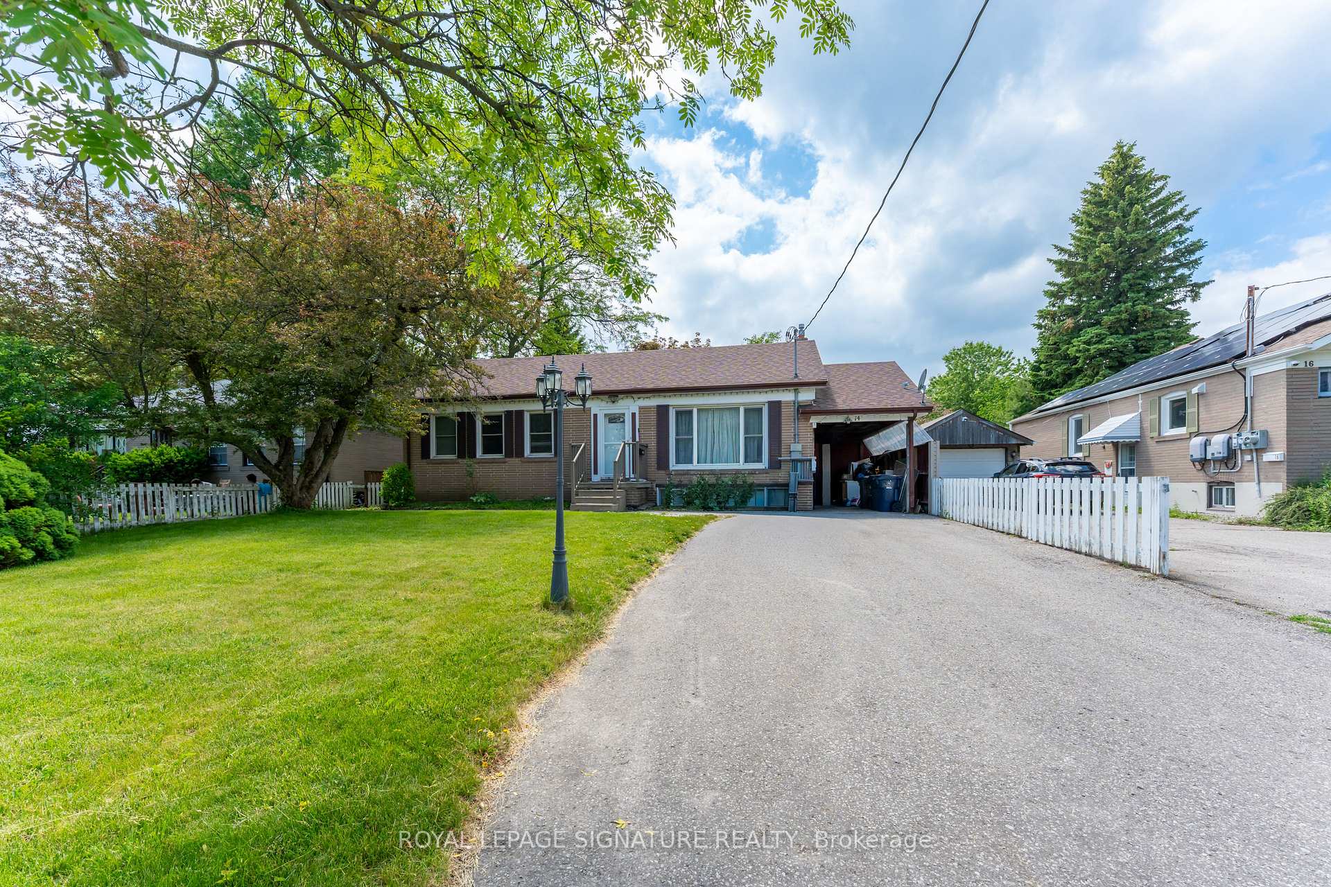 14 Lawndale Road Lower, Toronto E08, ON M1M 3R6