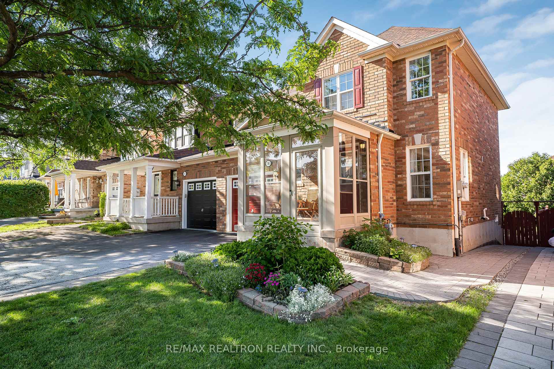 14 Pinoak Street, Toronto E11, ON M1X 1W6