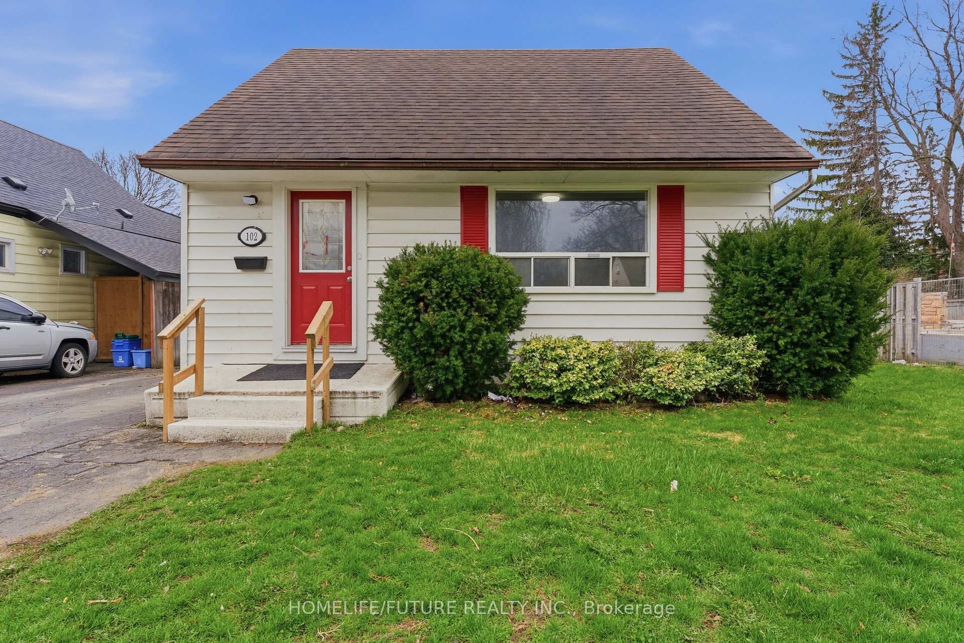 102 Kings Crescent, Ajax, ON L1S 2M7