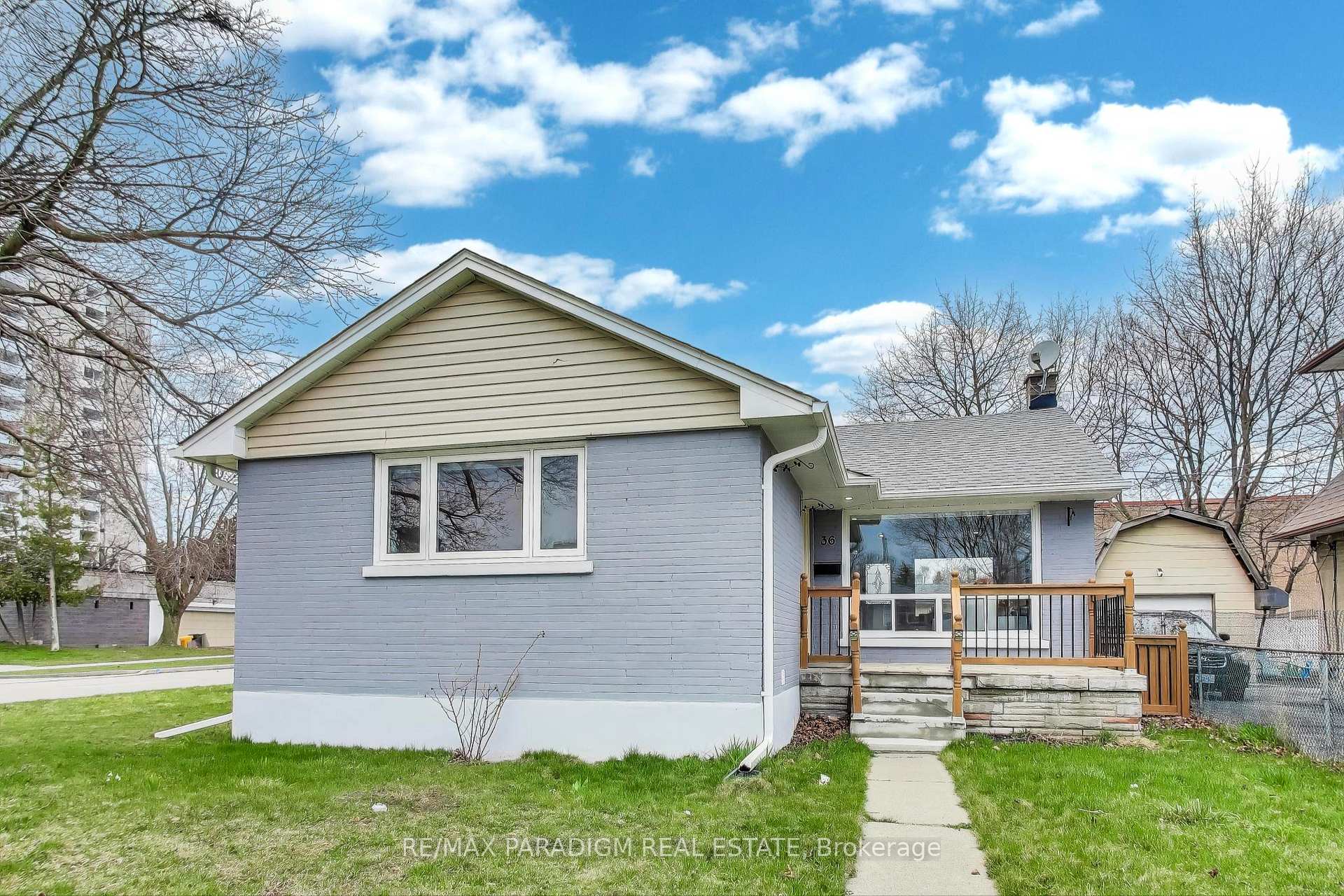 36 Rideout Street UPPER, Ajax, ON L1S 1P8