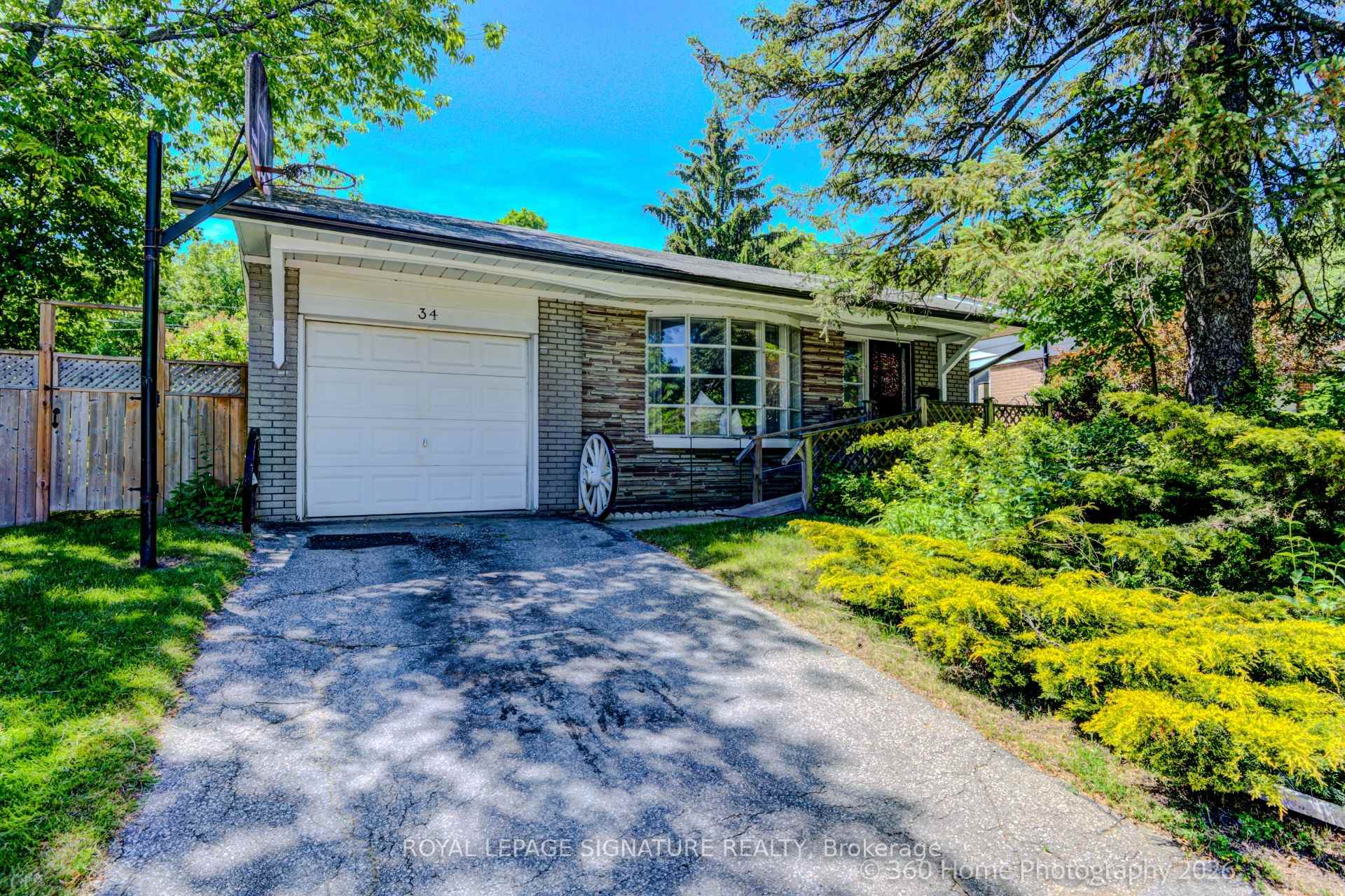 34 Rowatson Road, Toronto E08, ON M1E 1K1