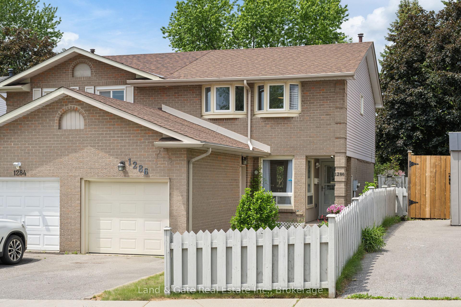 1286 Pinehurst Avenue, Oshawa, ON L1H 8G5