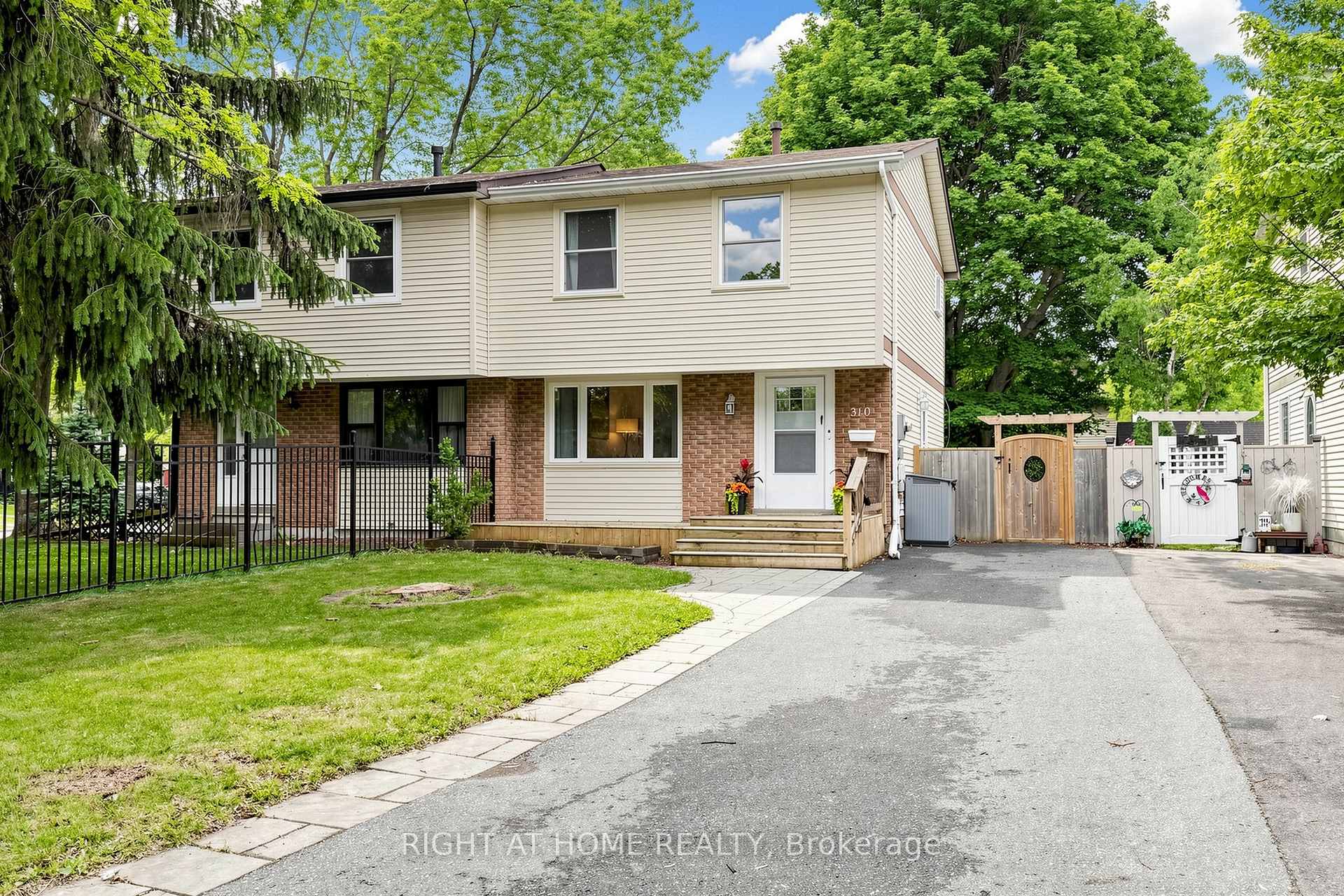 310 Shamrock Court, Oshawa, ON L1J 6X9