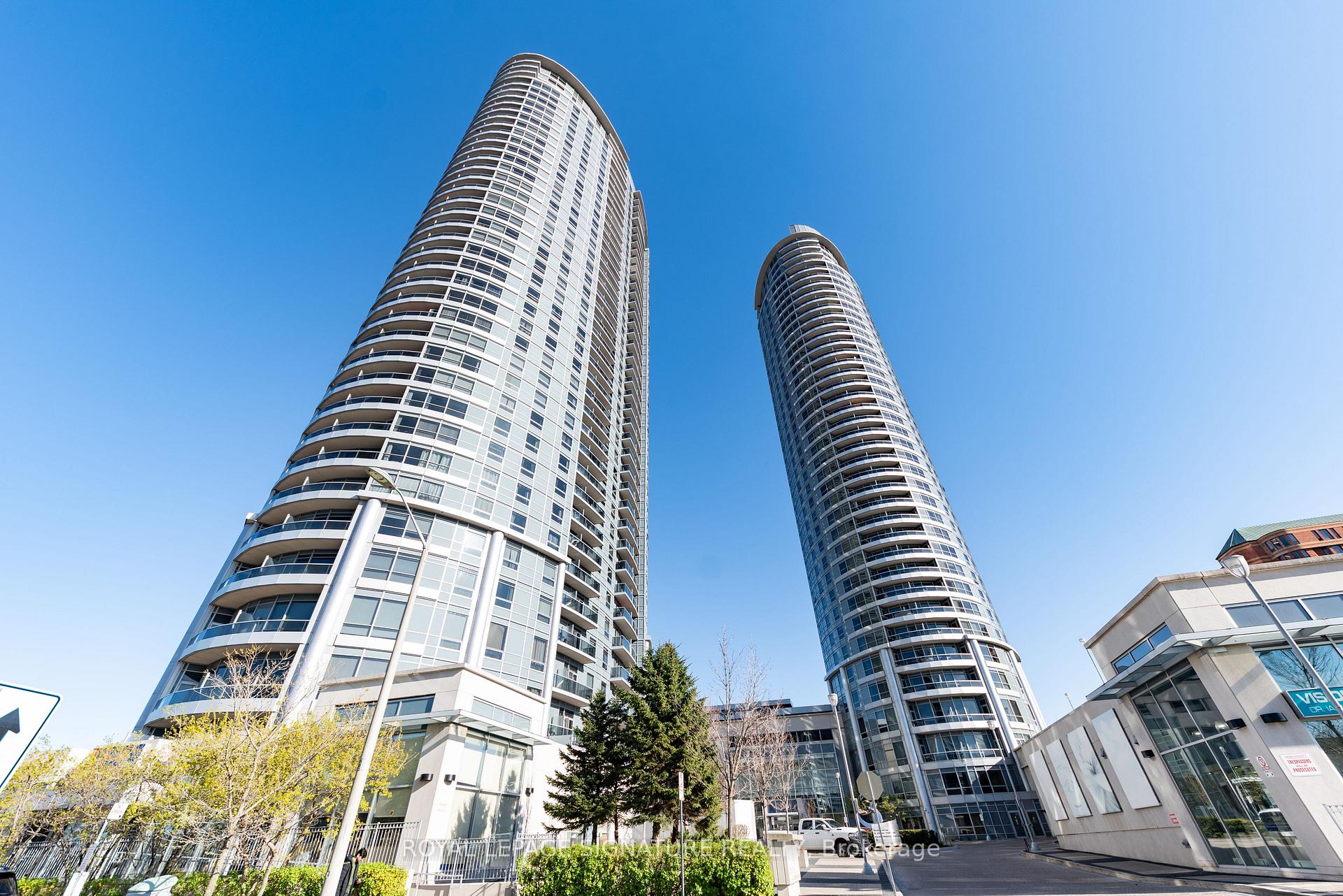 135 Village Green Square 1423, Toronto E07, ON M1S 0G4