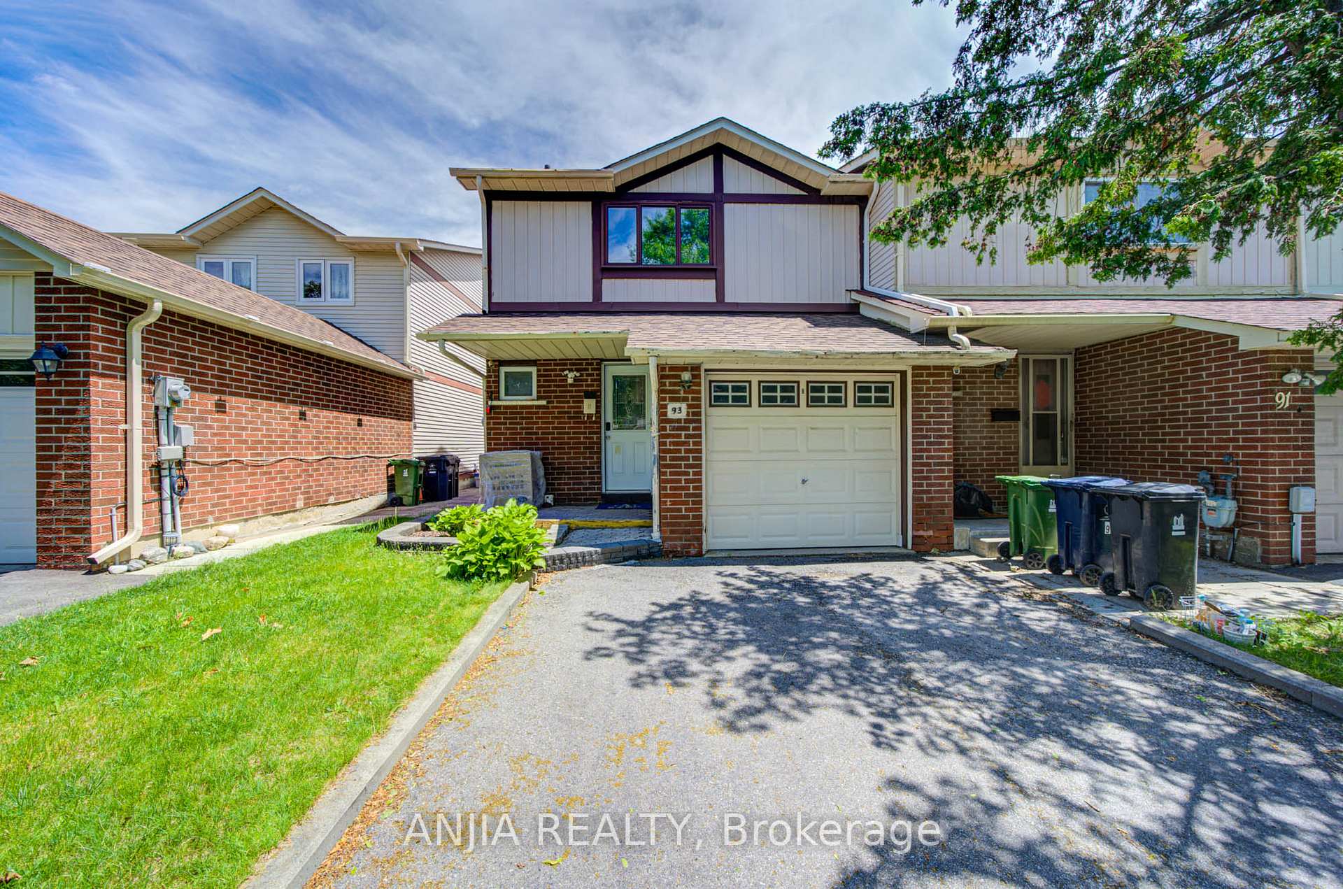 93 Pondtail Drive, Toronto E07, ON M1V 1Z2