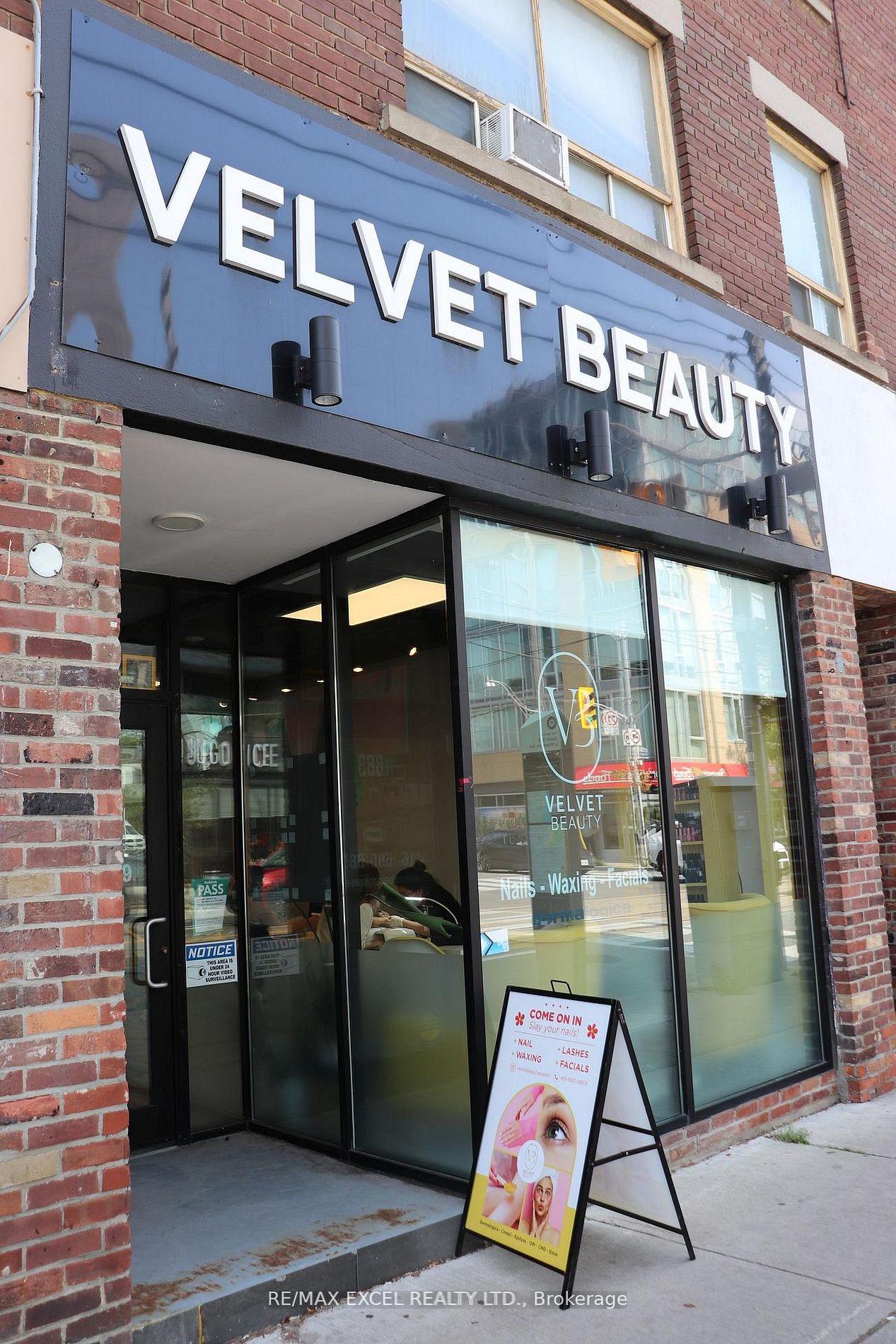 1883 Queen Street E, Toronto E02, ON M4L 1H3