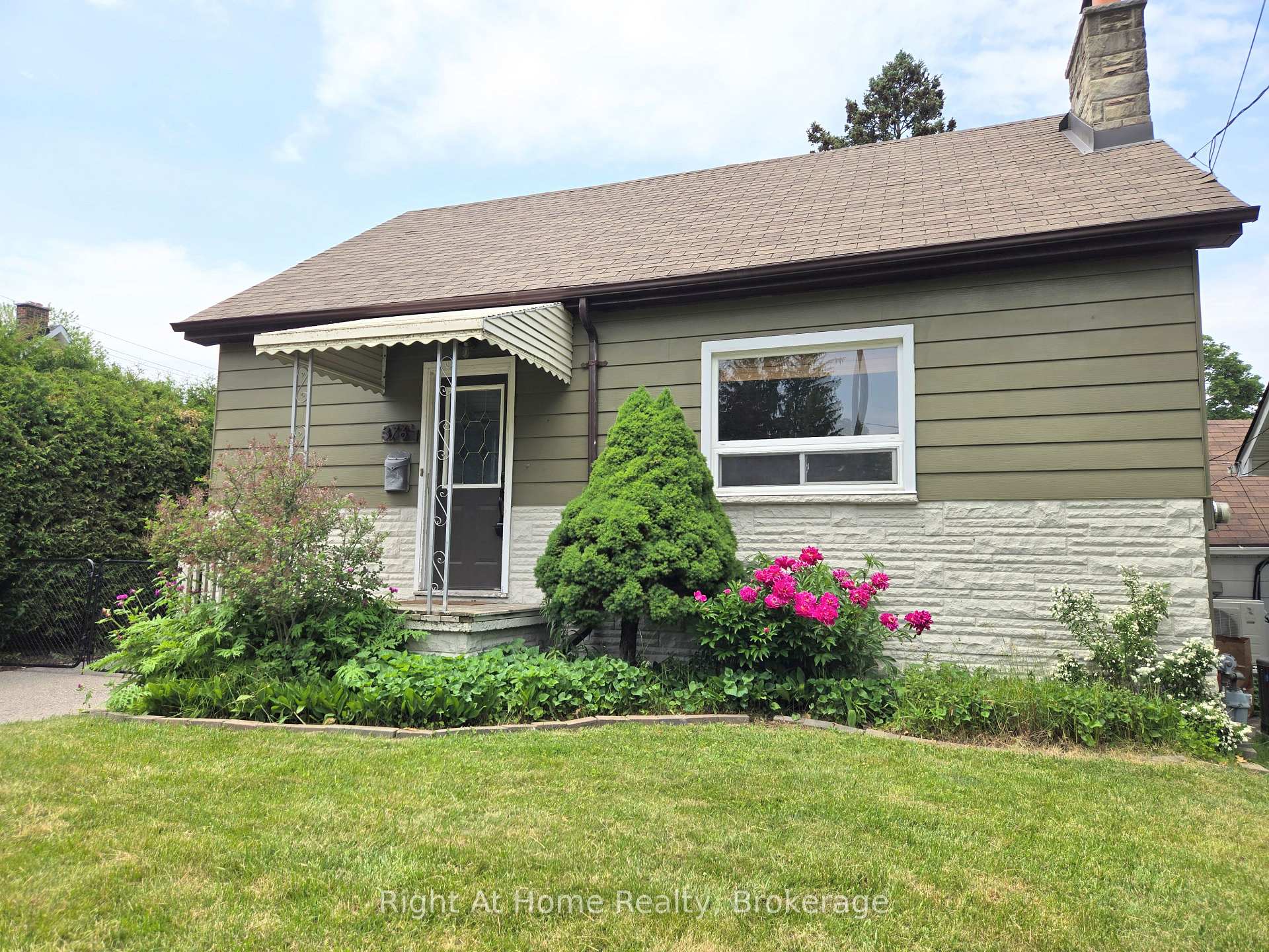 376 Colborne Street E, Oshawa, ON L1G 1N1