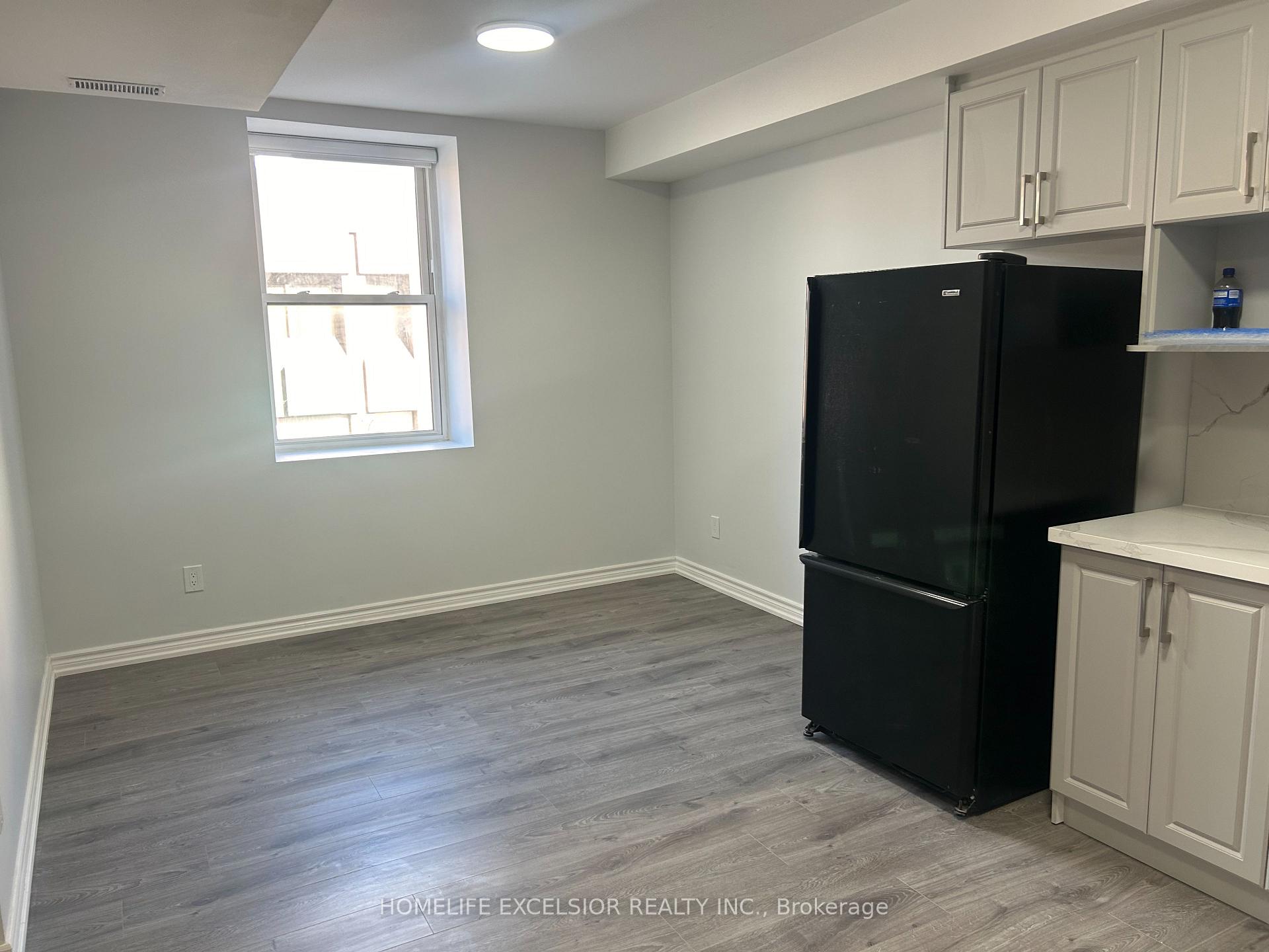 3 Simcoe Street S Unit 2, Oshawa, ON L1H 1A9
