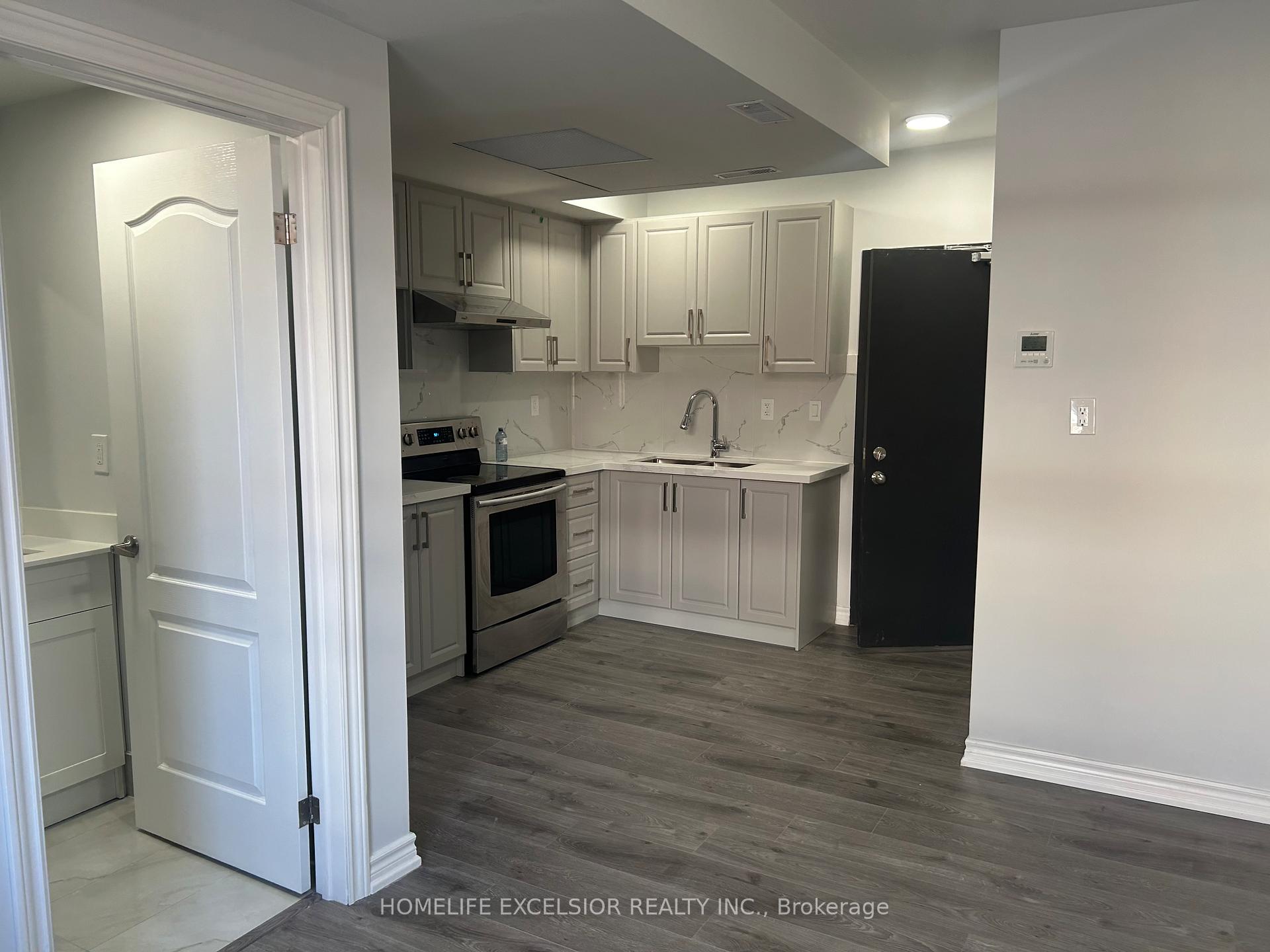 3 Simcoe Street S Unit 4, Oshawa, ON L1H 1A9
