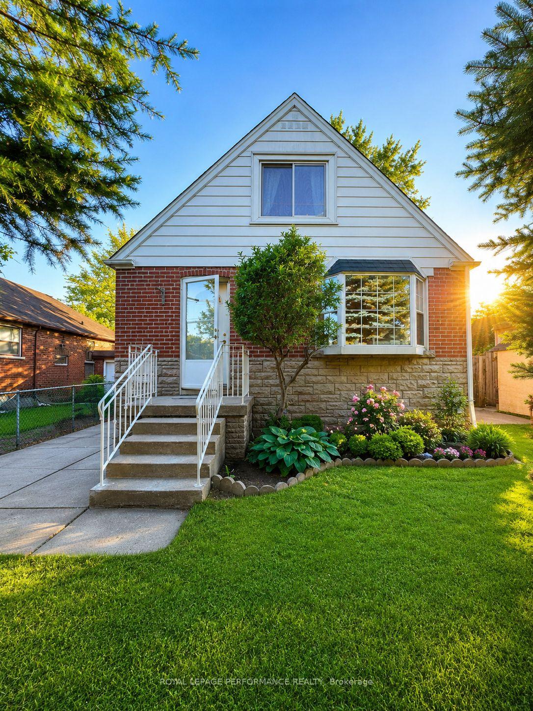10 Faulkland Road, Toronto E04, ON M1L 3S3