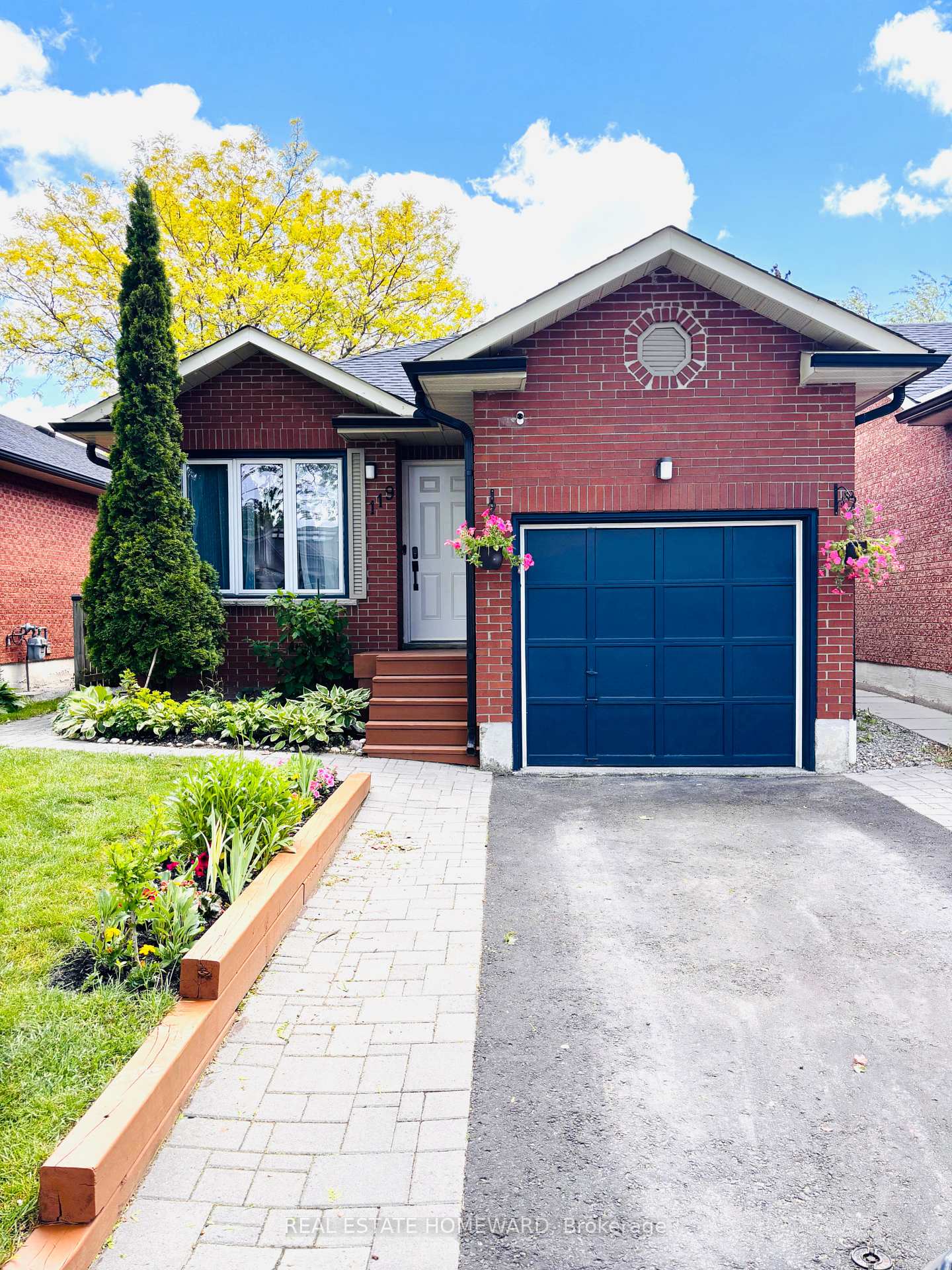 119 Ribblesdale Drive, Whitby, ON L1N 7K2