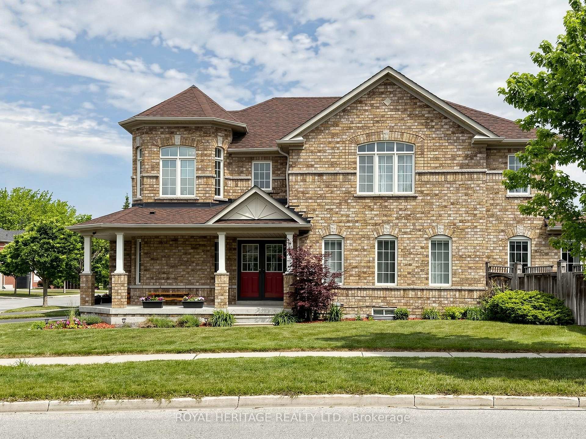 1 Wakem Court, Whitby, ON L1P 1T8