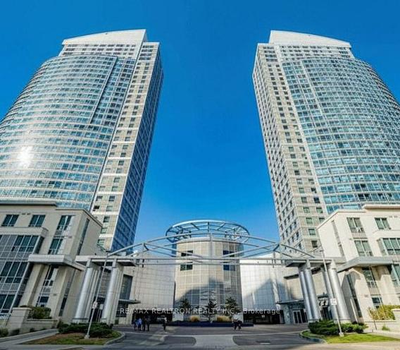 38 Lee Centre Drive 1502, Toronto E09, ON M1H 3K2