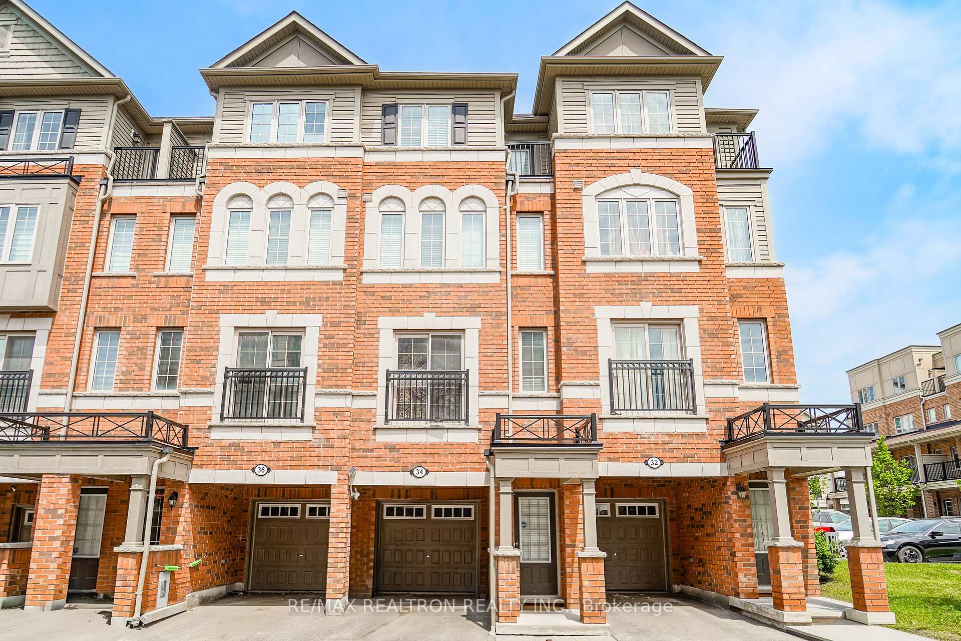 34 Glenstal Path, Oshawa, ON L1L 0L2