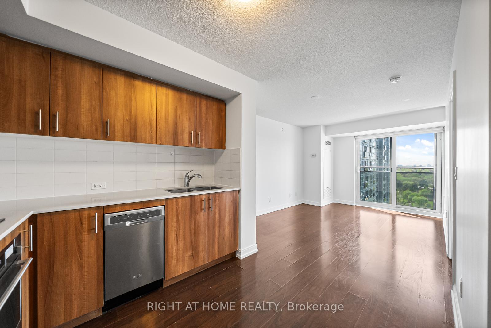 255 Village Green Square 1505, Toronto E07, ON M1S 0L7
