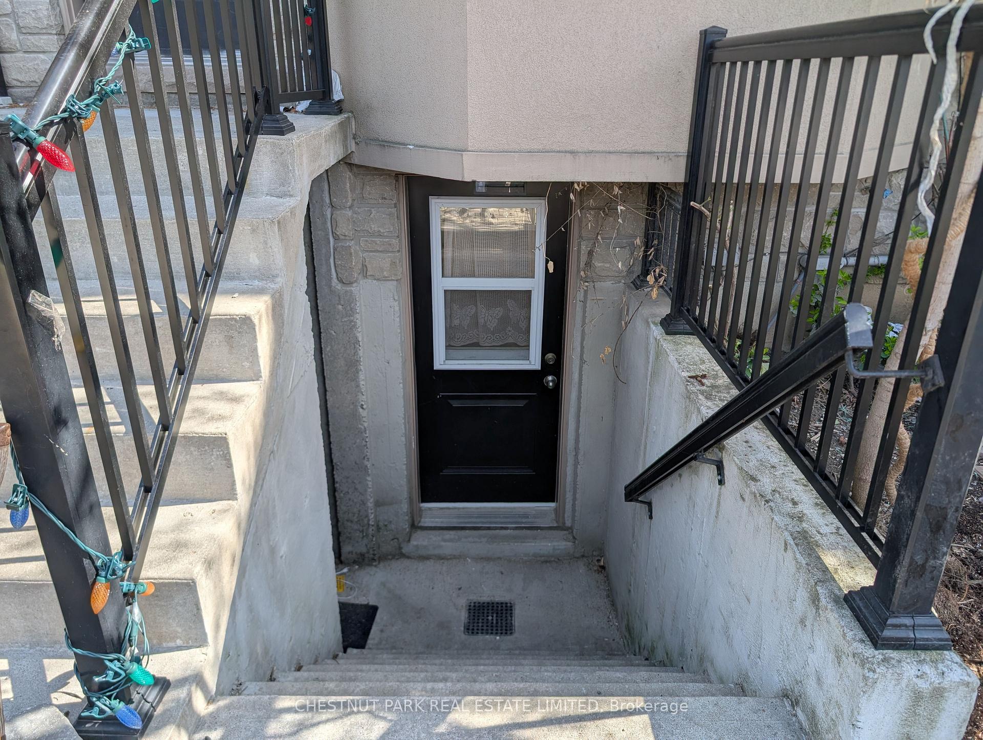 2823 St Clair Avenue E Lower, Toronto E03, ON M4B 1N3
