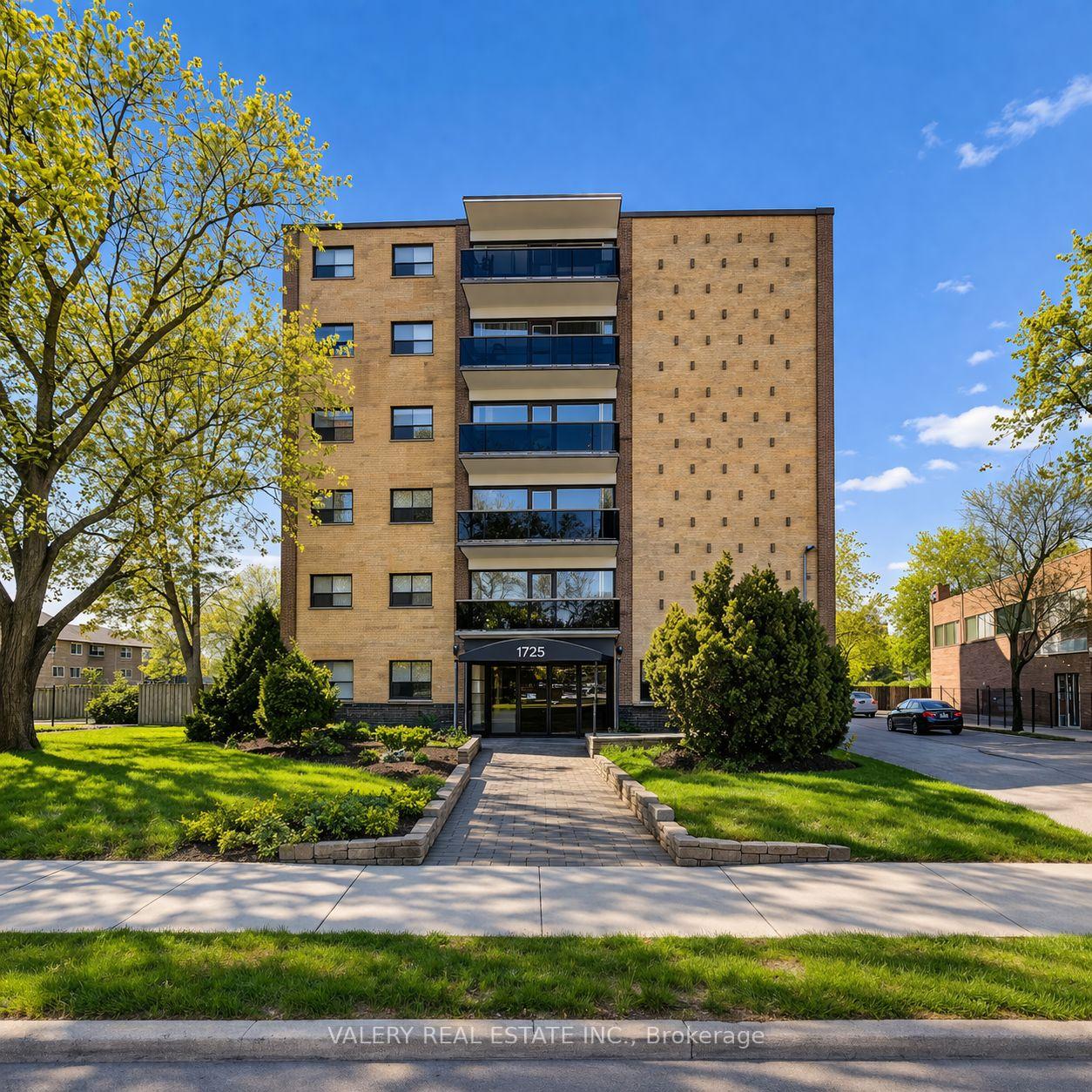1725 Lawrence Avenue E 301, Toronto E04, ON M1R 2X7