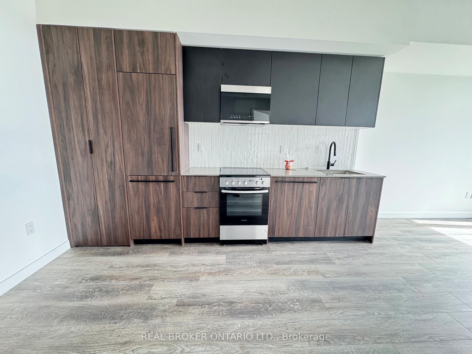 1635 MILITARY Trail 633, Toronto E10, ON M1C 1B2
