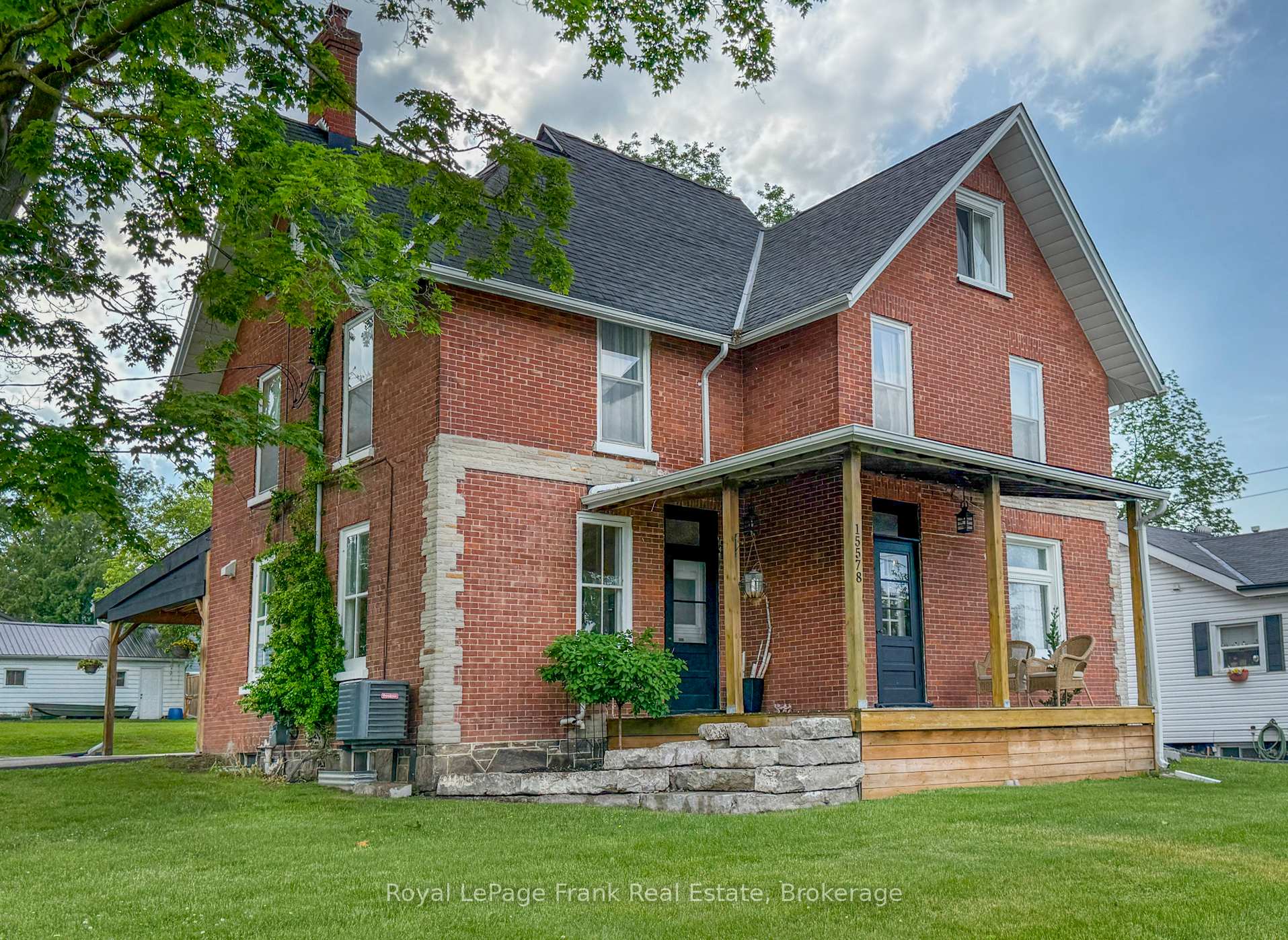 15578 Simcoe Street, Scugog, ON L9L 1M2