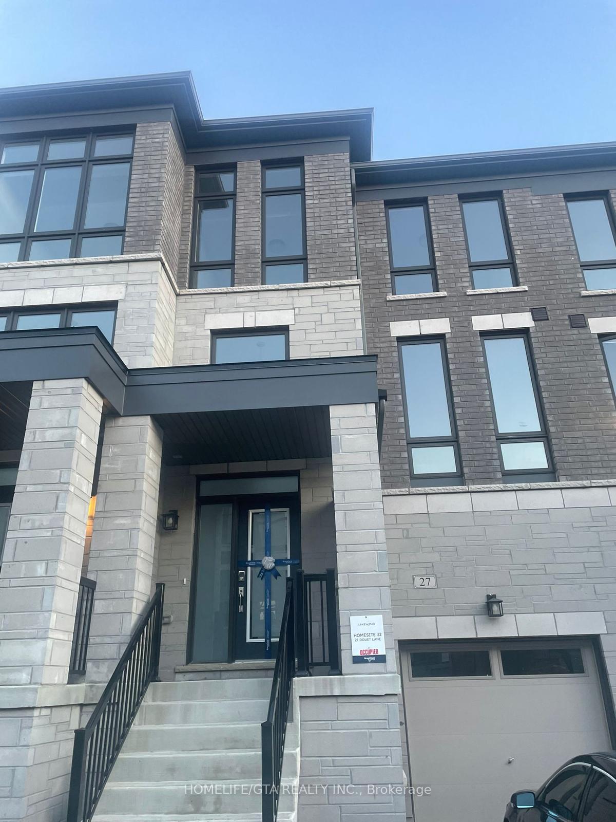 27 Douet Lane, Ajax, ON L1Z 0V4