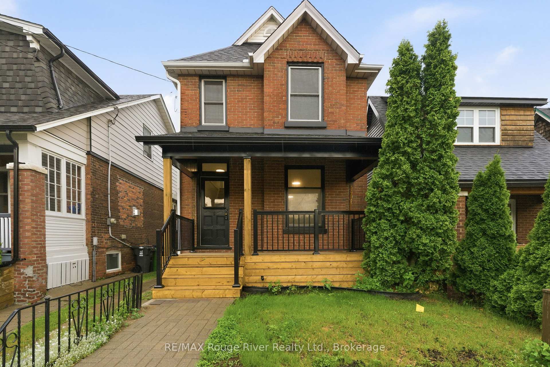 7 Heyworth Crescent, Toronto E02, ON M4E 1T6