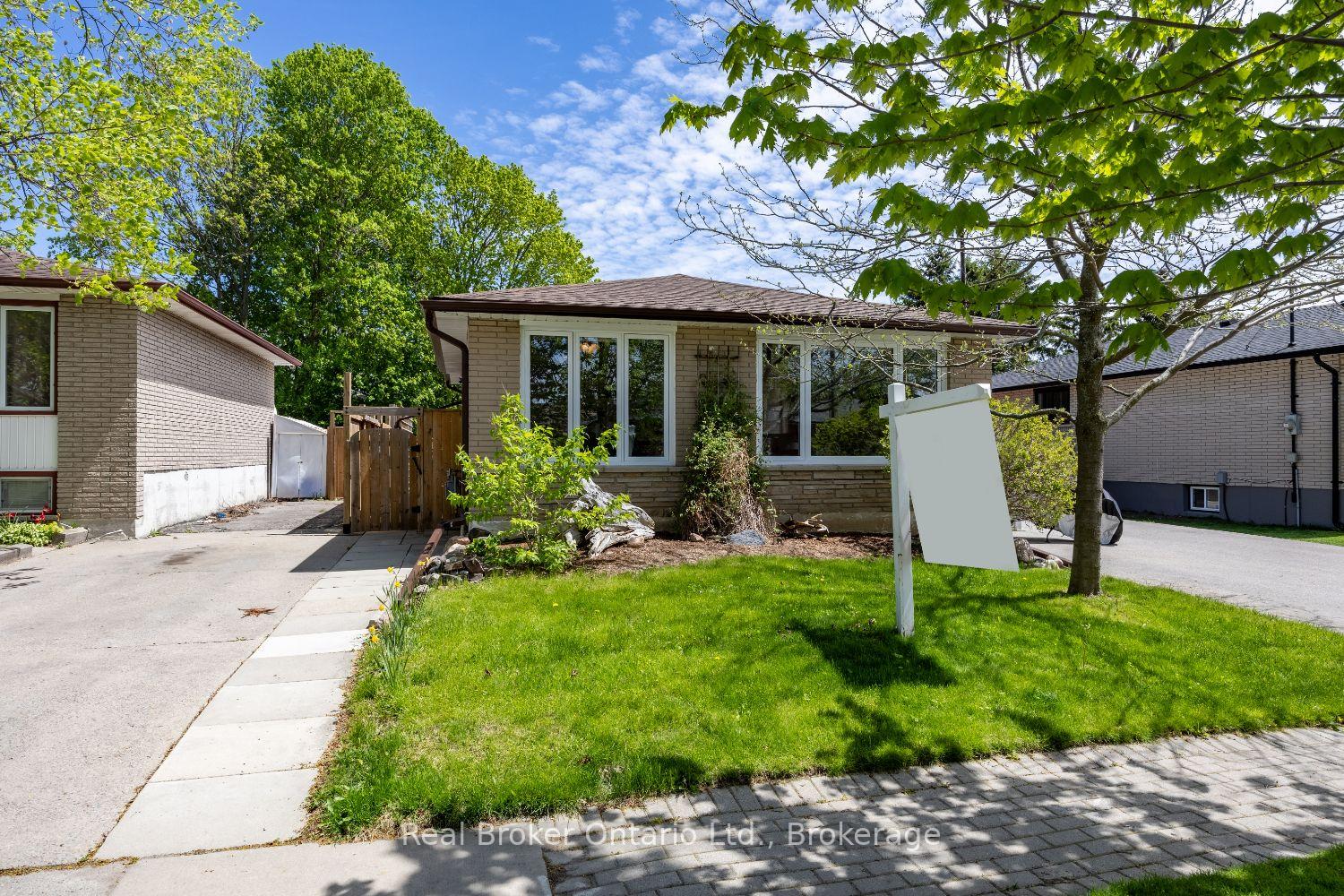 17 Strike Avenue, Clarington, ON L1C 1K2