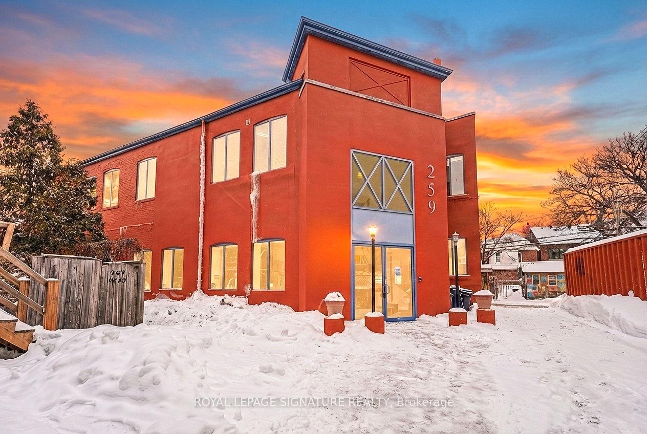 259 Danforth Avenue Office B, Toronto E01, ON M4K 2X4