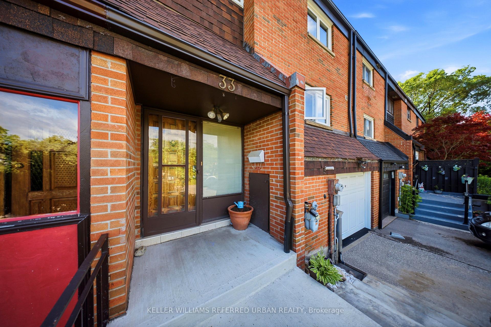 33 Cheatham Place, Toronto E11, ON M1B 1C1