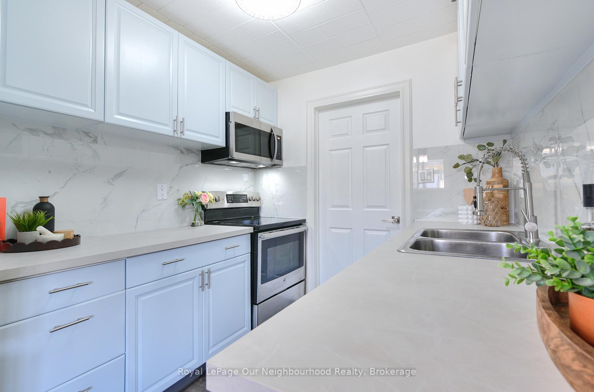 540 Mary Street E 2, Whitby, ON L1N 2R1
