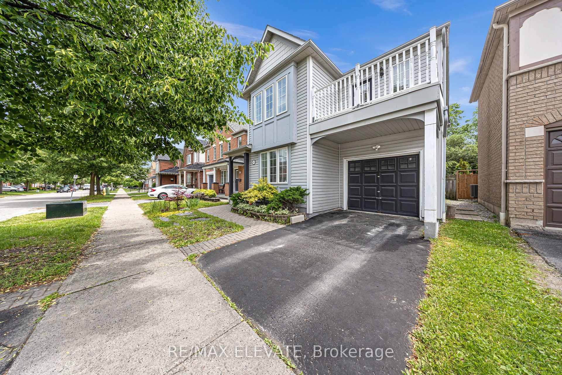 43 McSweeney Crescent, Ajax, ON L1T 4G2