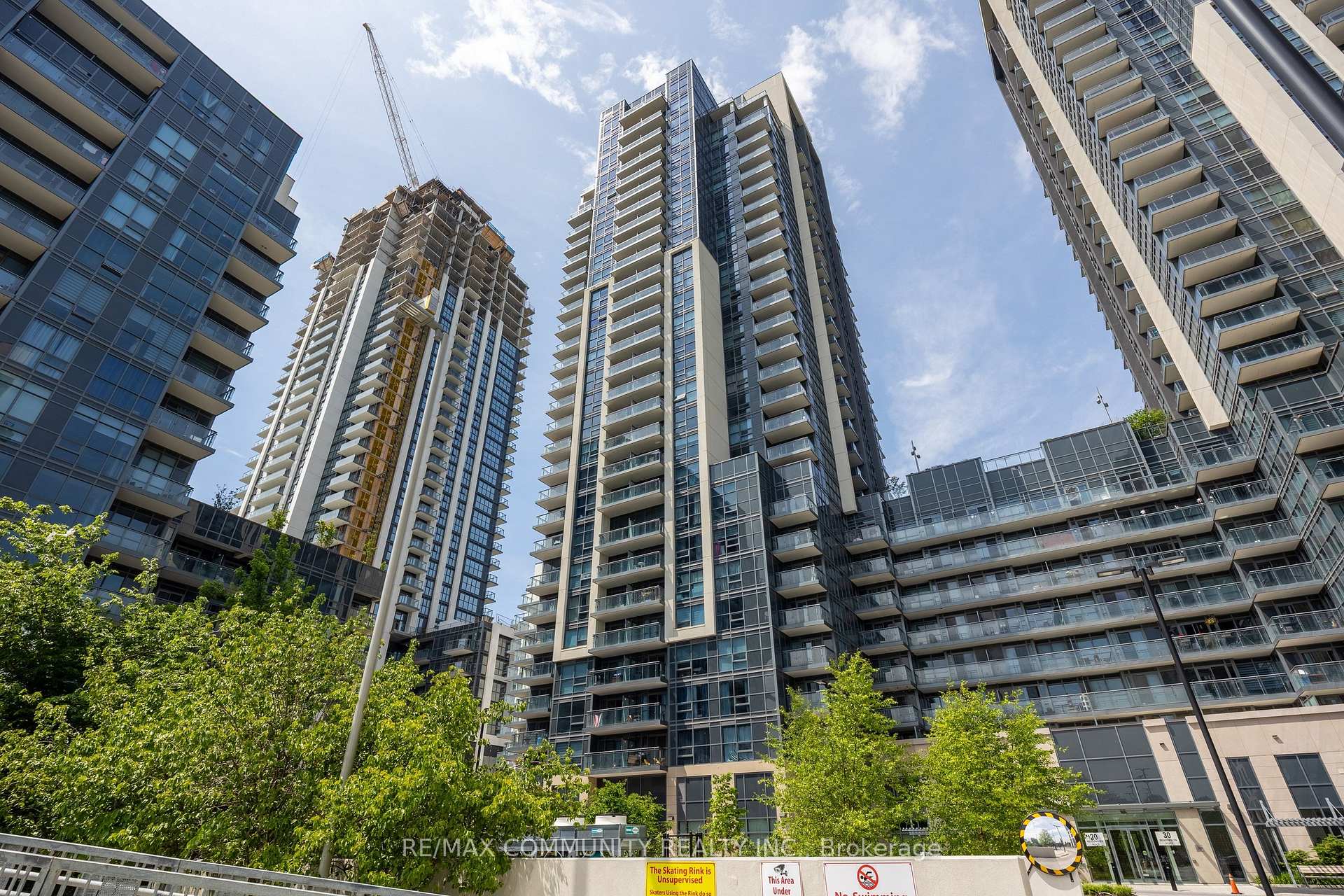 20 Meadowglen Place 429, Toronto E09, ON M1G 0A9