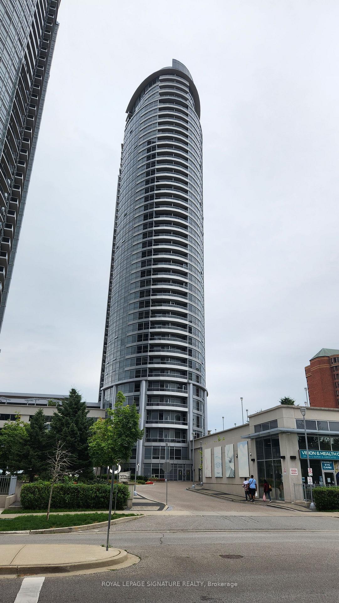 125 Village Green Square 2708, Toronto E07, ON M1S 0G3