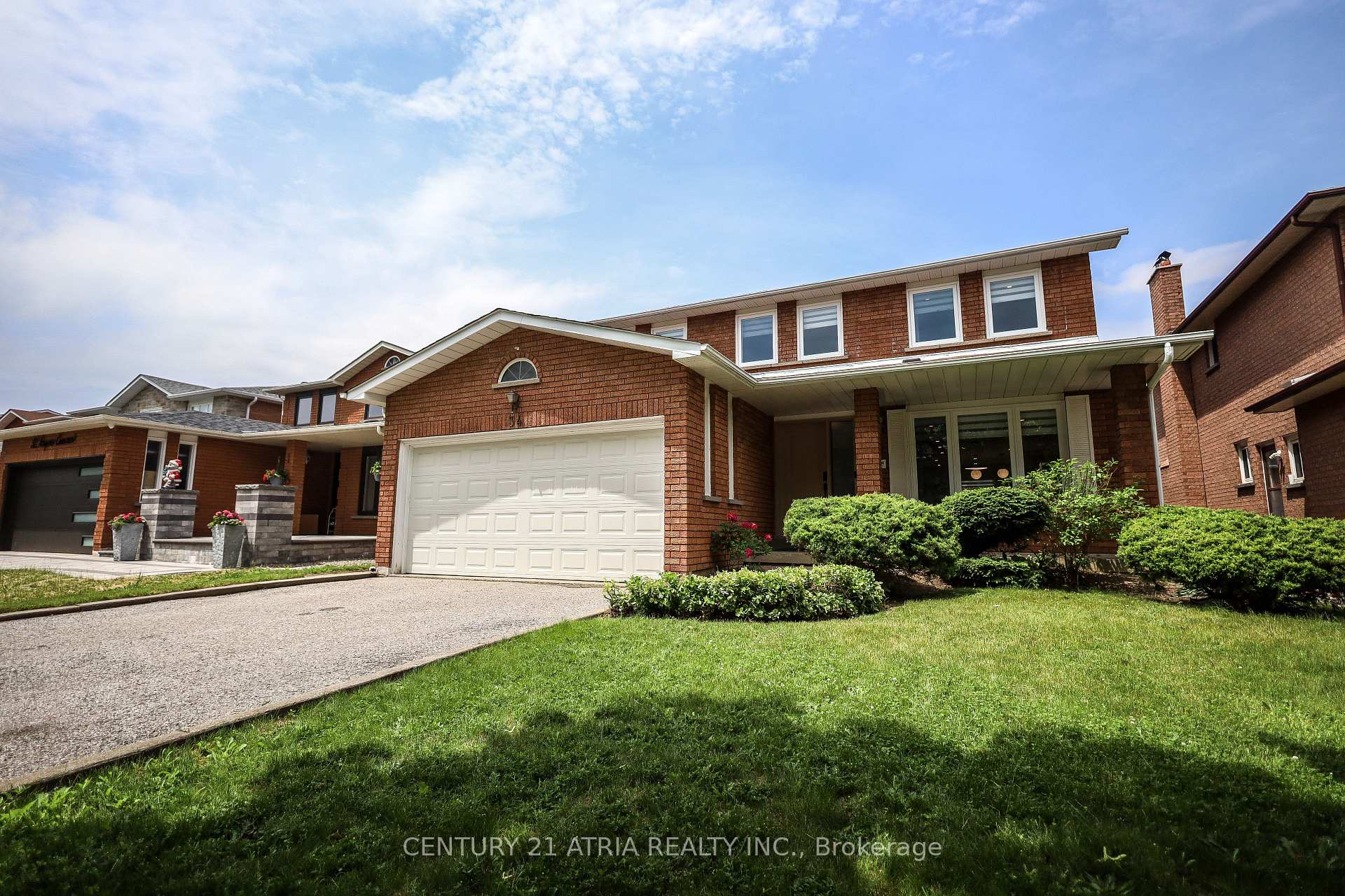 34 Raynes Crescent, Toronto E07, ON M1V 3V7