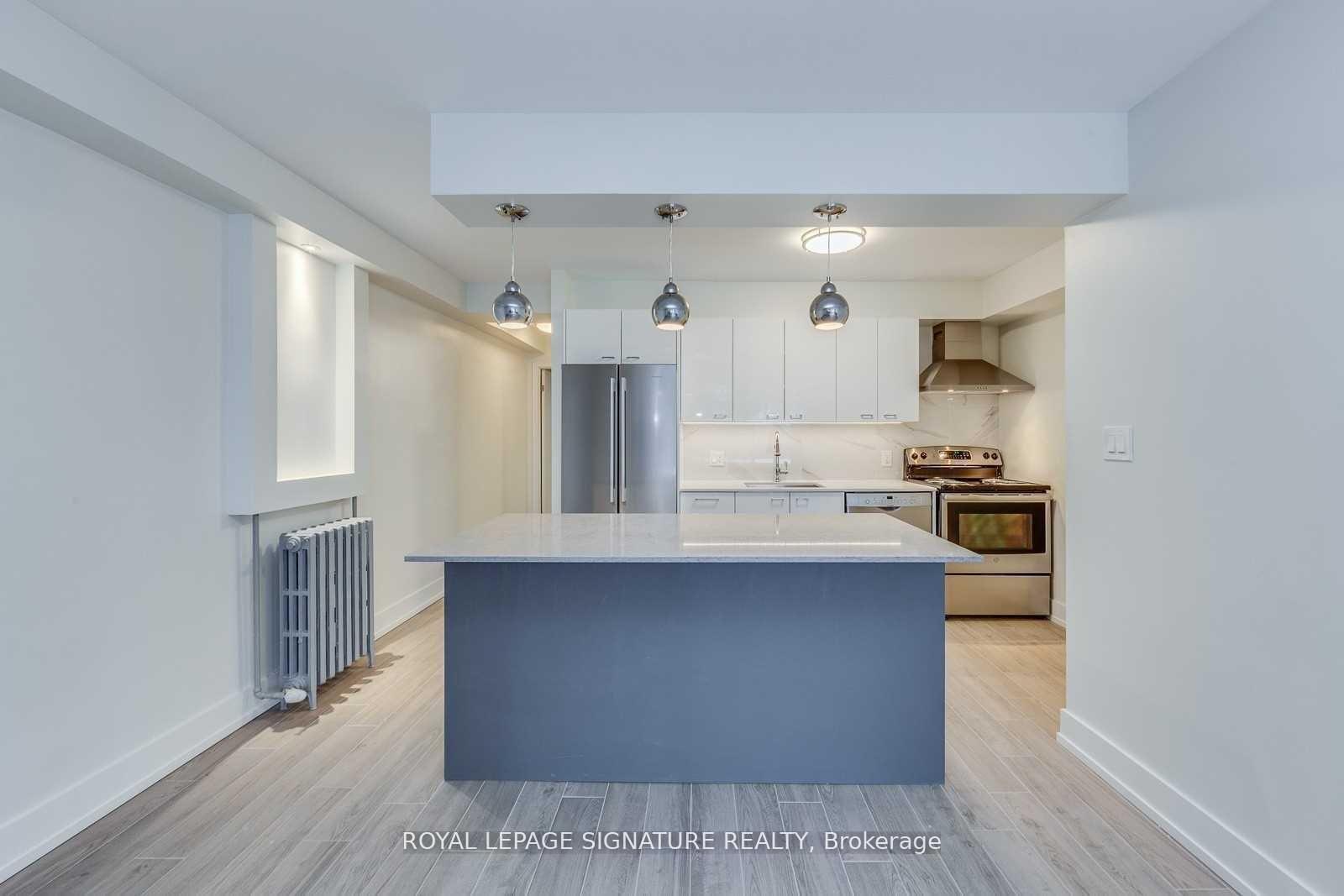 1089 Broadview Avenue 2, Toronto E03, ON M4K 2S4