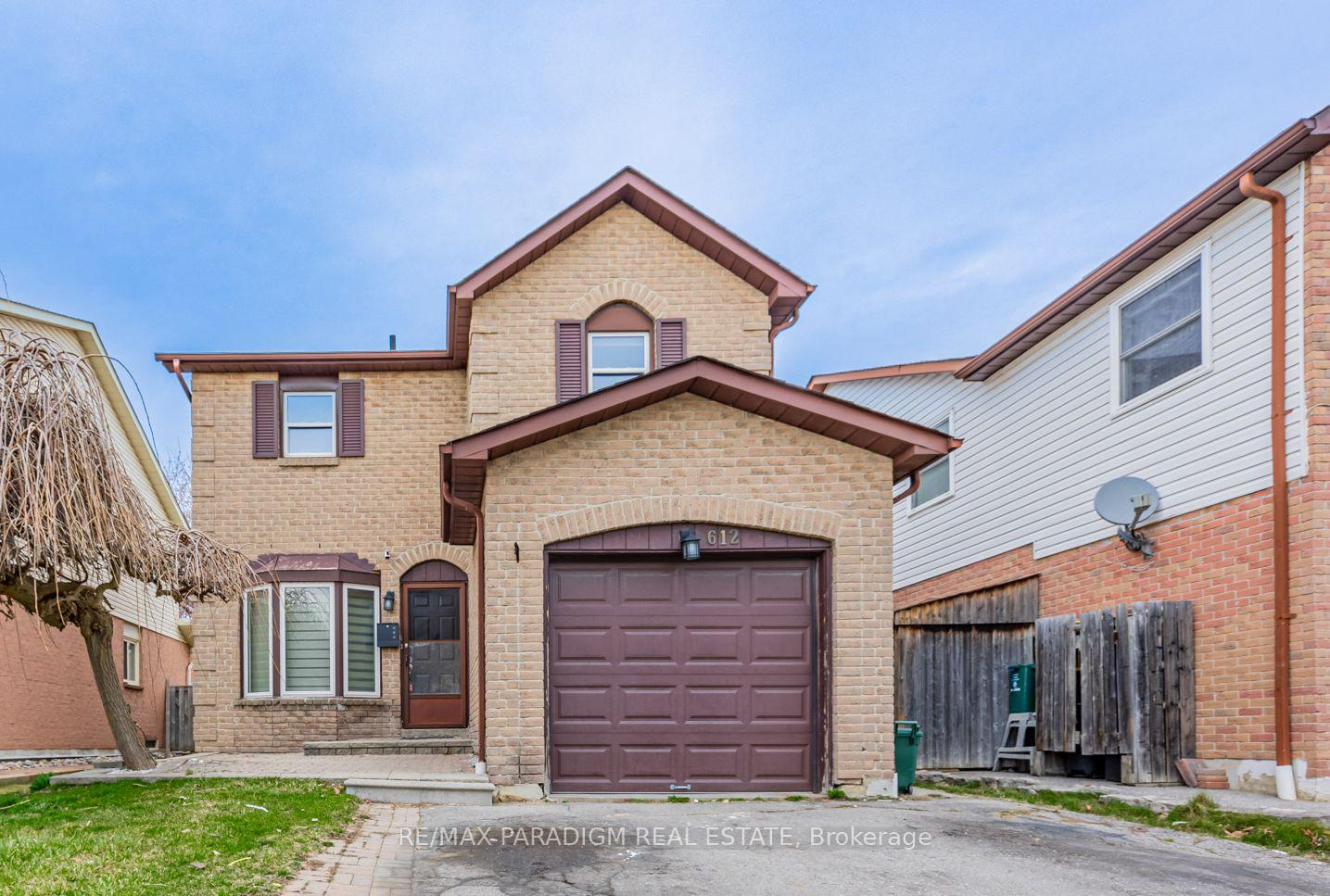 612 Flavelle Court, Pickering, ON L1V 3W6